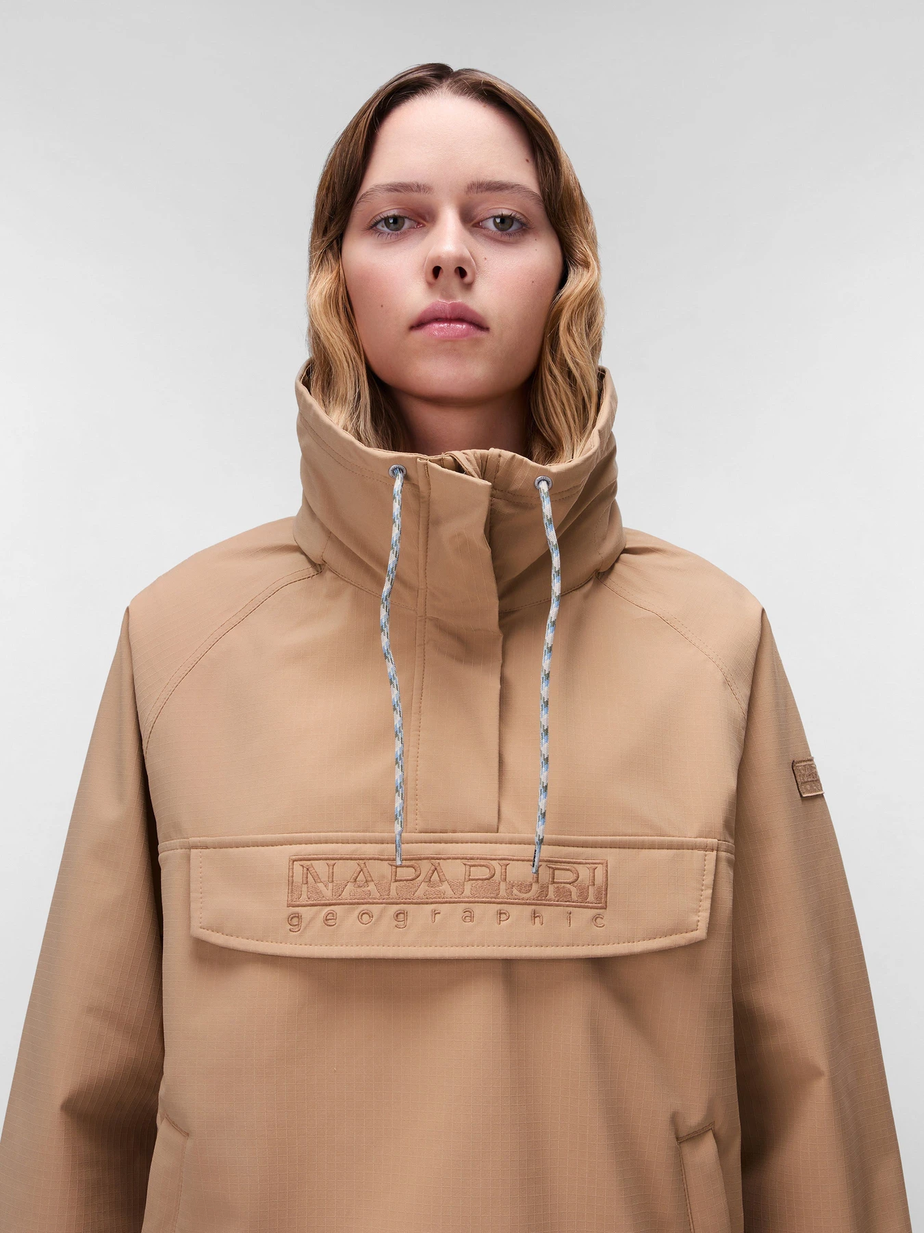 Куртки та дублянки Napapijri Rainforest Dune модель NP0A4IKZN1Q1 Куртки та дублянки Napapijri Rainforest Dune модель NP0A4IKZN1Q1 Фото