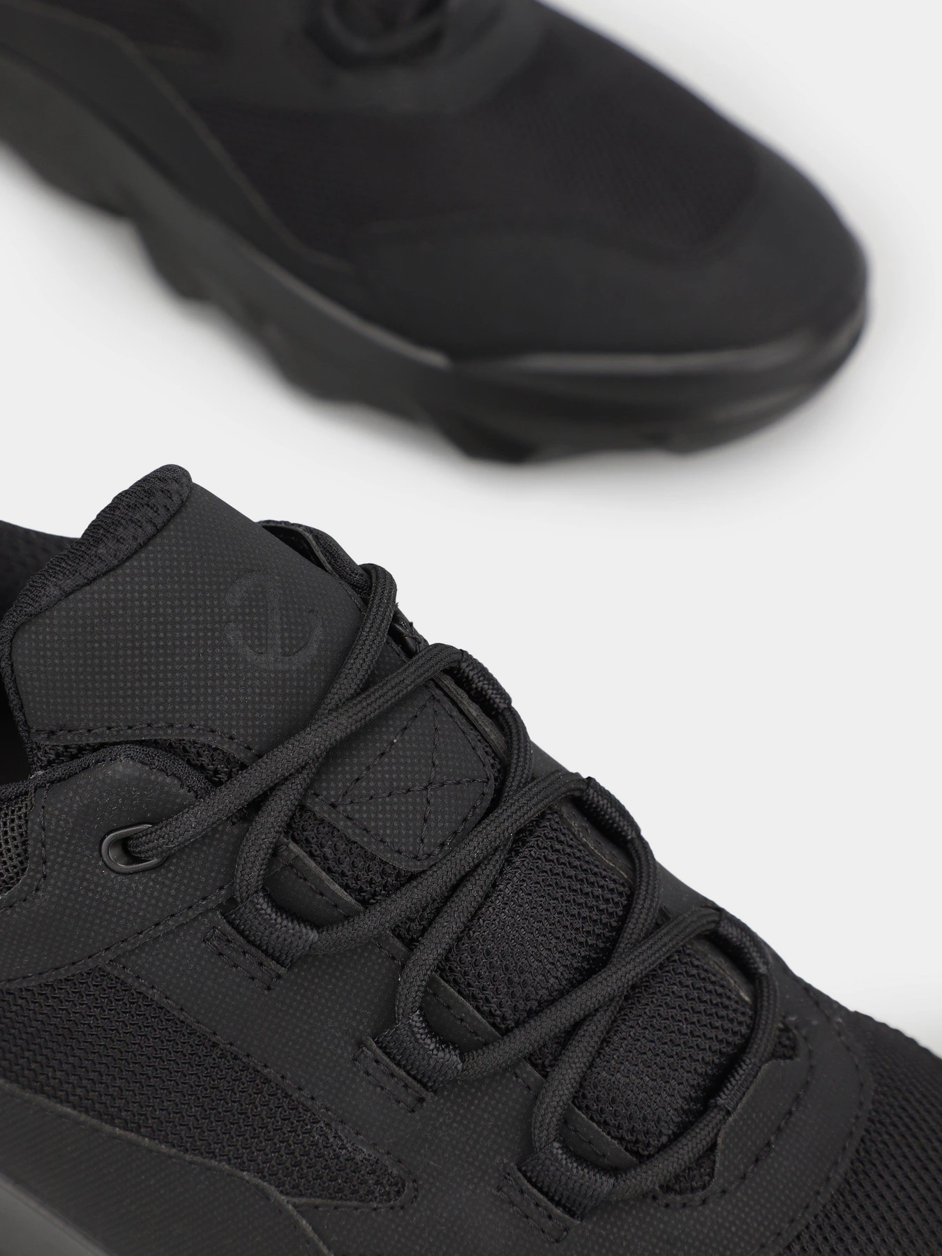 Кроссовки ECCO MX модель 82019451052 Кроссовки ECCO MX модель 82019451052 Фото