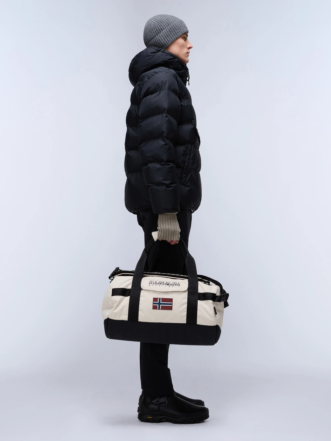 Дорожные сумки и чемоданы Napapijri Bering Travel Small модель NP0A4IBAN901 Дорожные сумки и чемоданы Napapijri Bering Travel Small модель NP0A4IBAN901 Фото