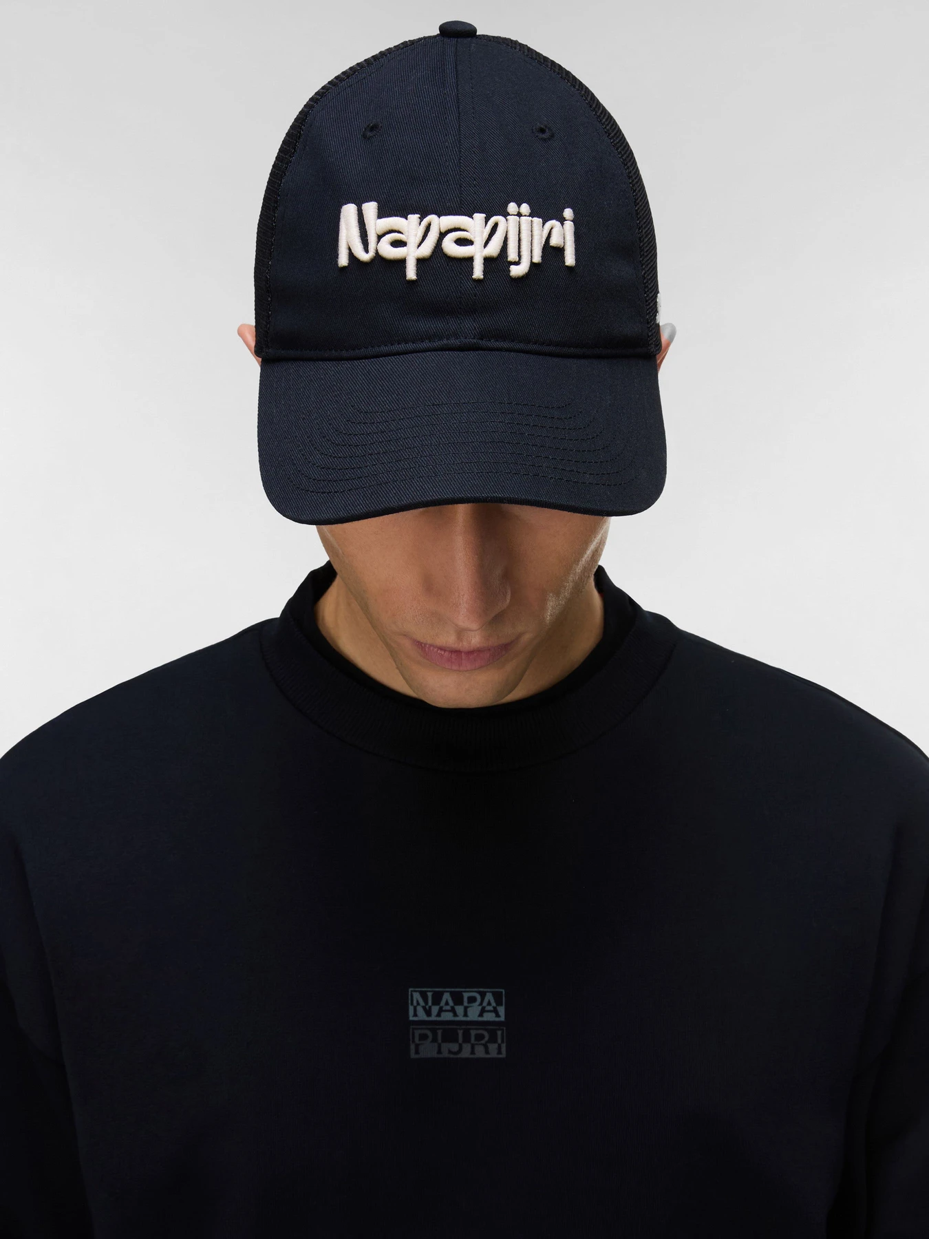 Шапки та кепки Napapijri F-SOL модель NP0A4FH69411 Шапки та кепки Napapijri F-SOL модель NP0A4FH69411 Фото