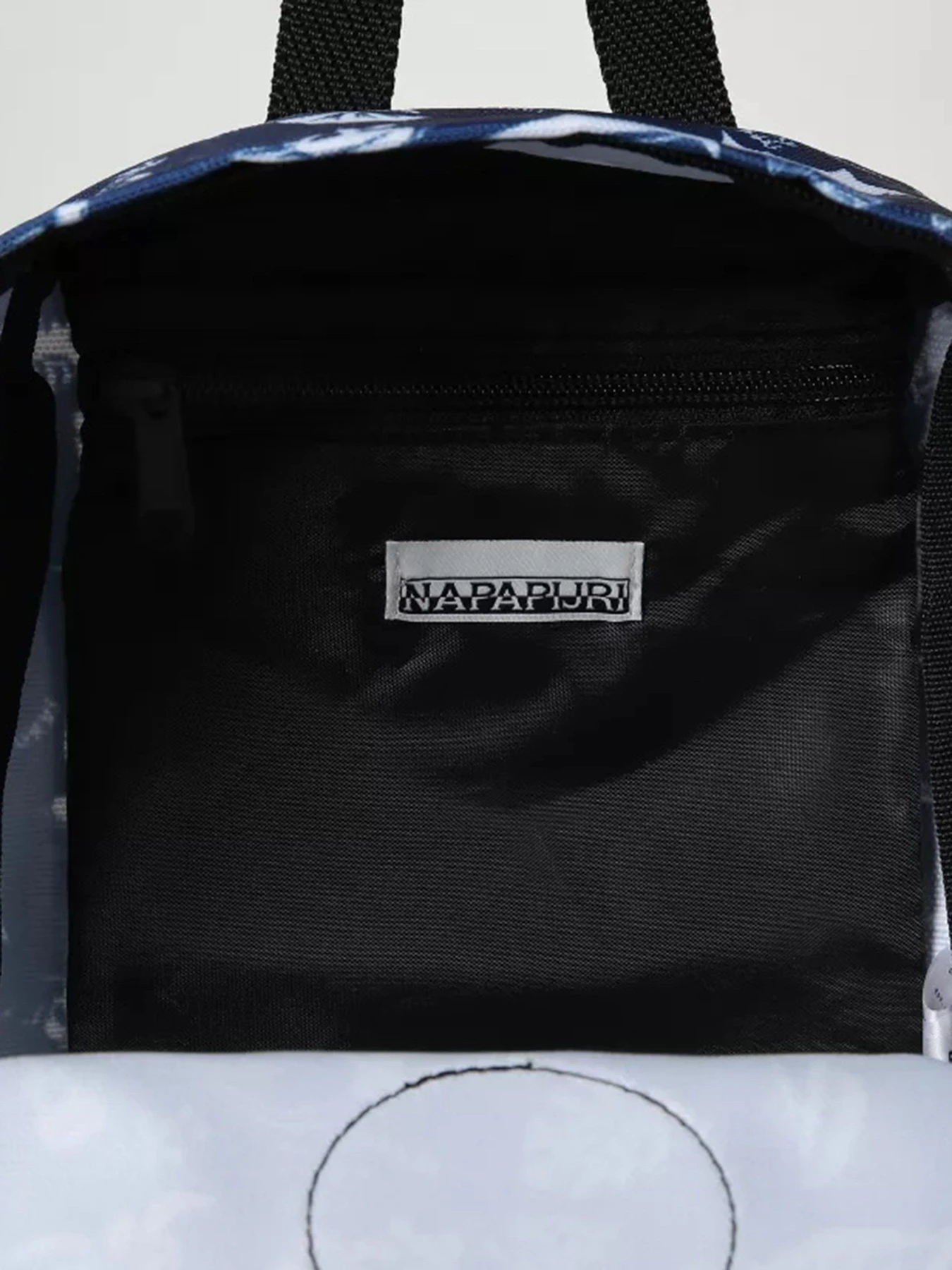 Рюкзаки Napapijri Voyage Mini модель NP0A4FCKF6J1 Рюкзаки Napapijri Voyage Mini модель NP0A4FCKF6J1 Фото