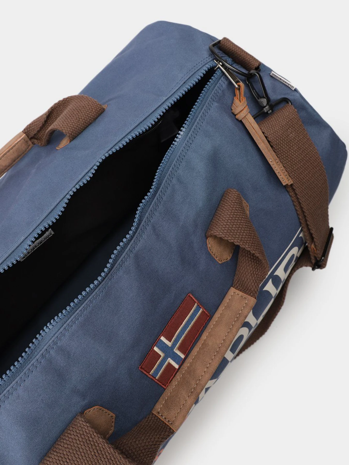 Сумки Napapijri Duffle Bag Bering модель NP0A4EUCBB81 Фото