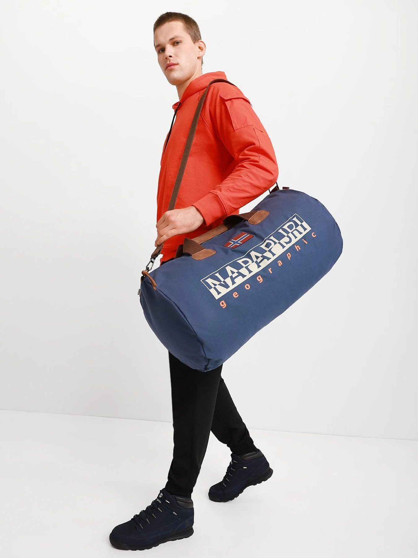 Сумки Napapijri Duffle Bag Bering модель NP0A4EUCBB81 Фото