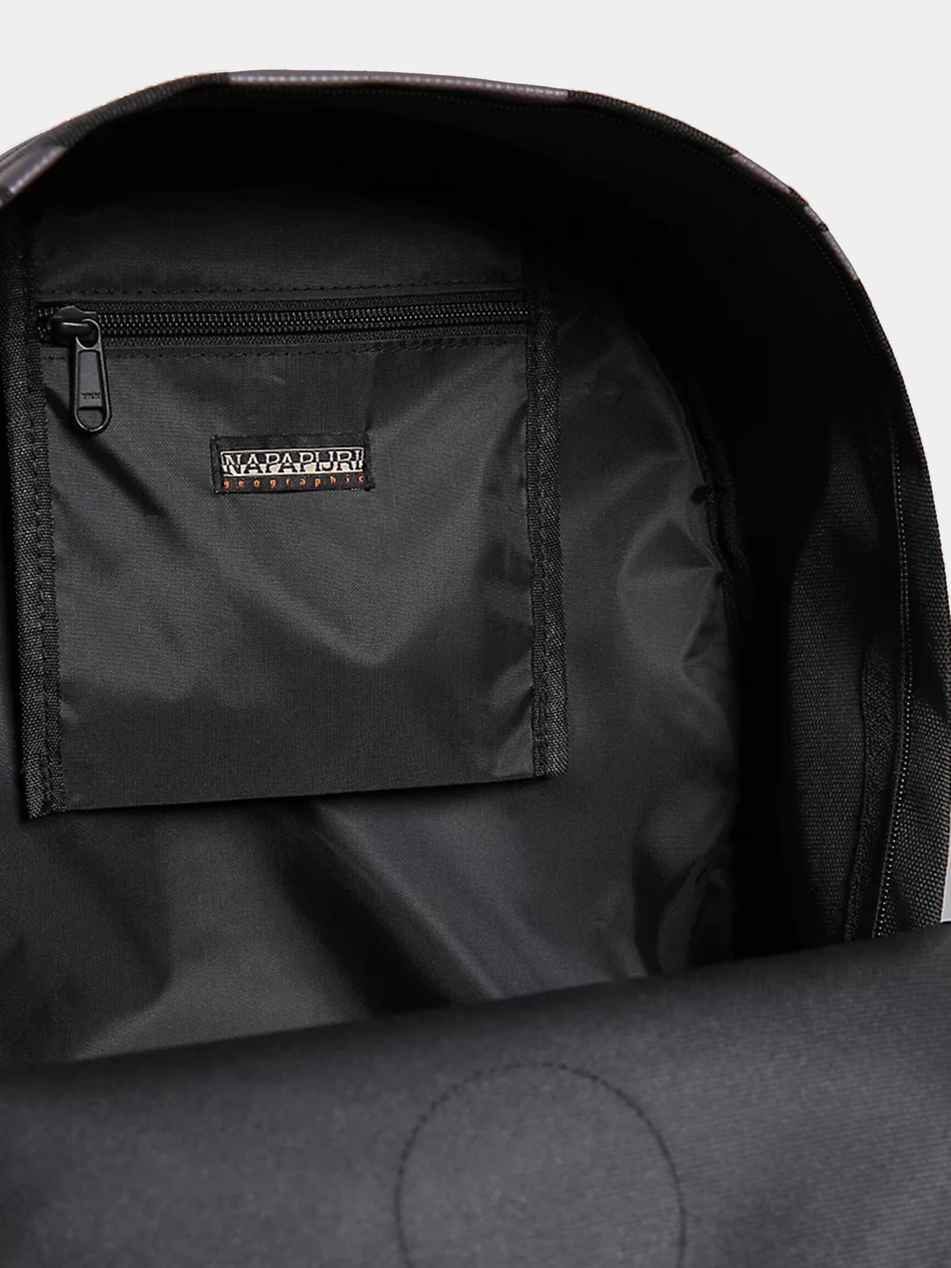 Рюкзаки Napapijri HAPPY DAYPACK 4 модель NP0A4GQS0411 Рюкзаки Napapijri HAPPY DAYPACK 4 модель NP0A4GQS0411 Фото