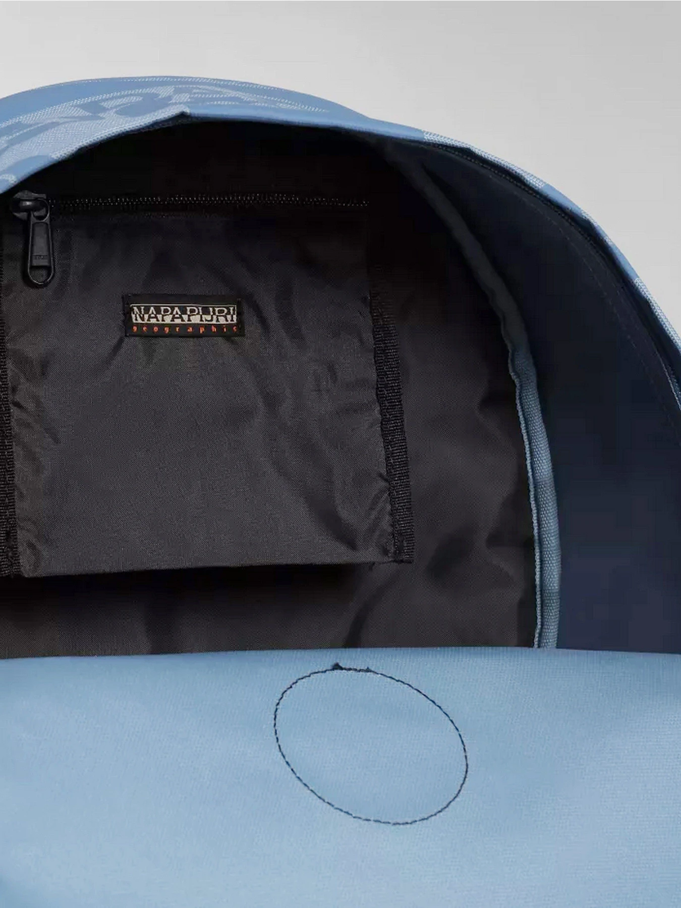Рюкзаки Napapijri HAPPY DAYPACK 4 модель NP0A4GQSB2B1 Рюкзаки Napapijri HAPPY DAYPACK 4 модель NP0A4GQSB2B1 Фото