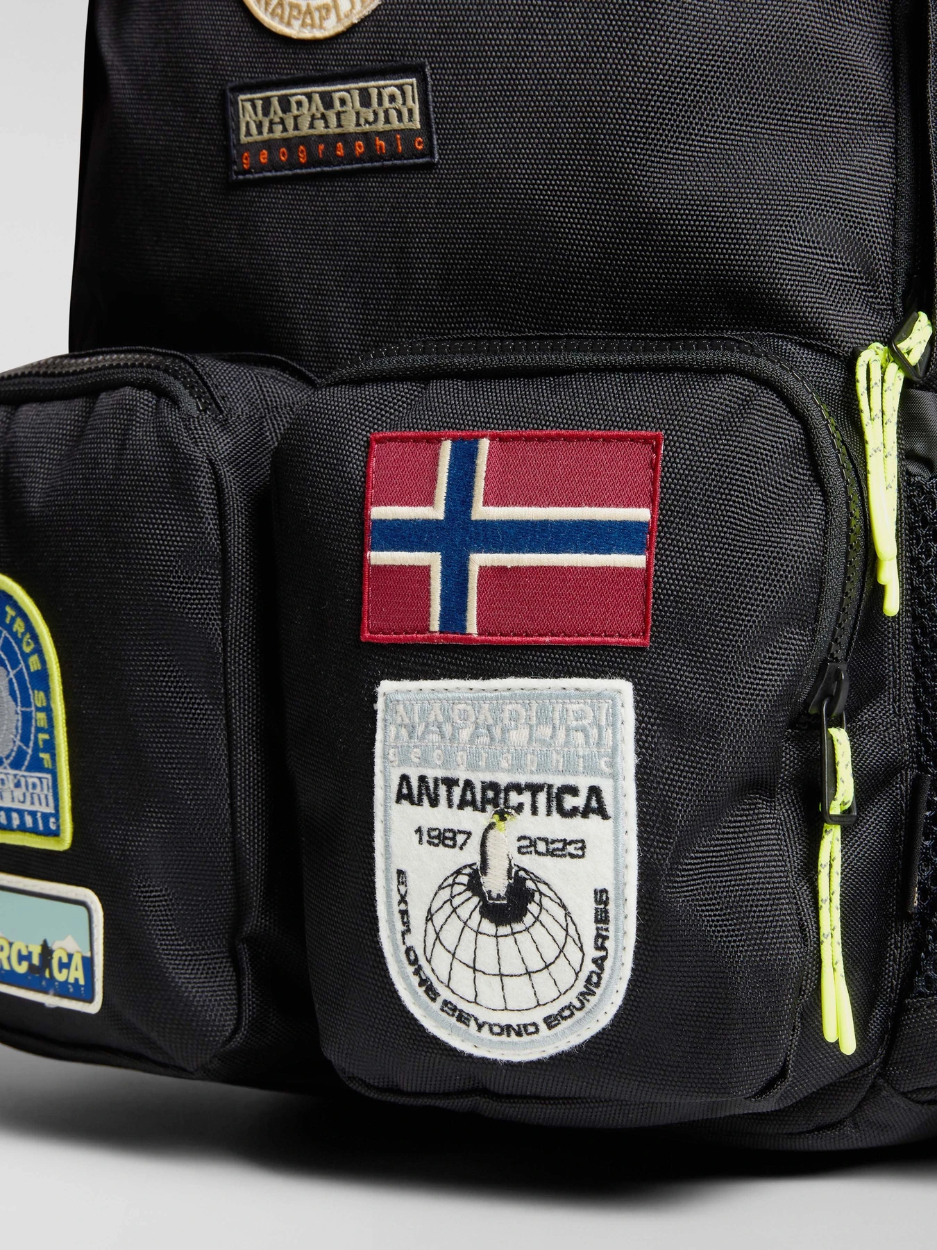 Рюкзаки Napapijri Ohrid Backpack модель NP0A4HBF0411 Рюкзаки Napapijri Ohrid Backpack модель NP0A4HBF0411 Фото
