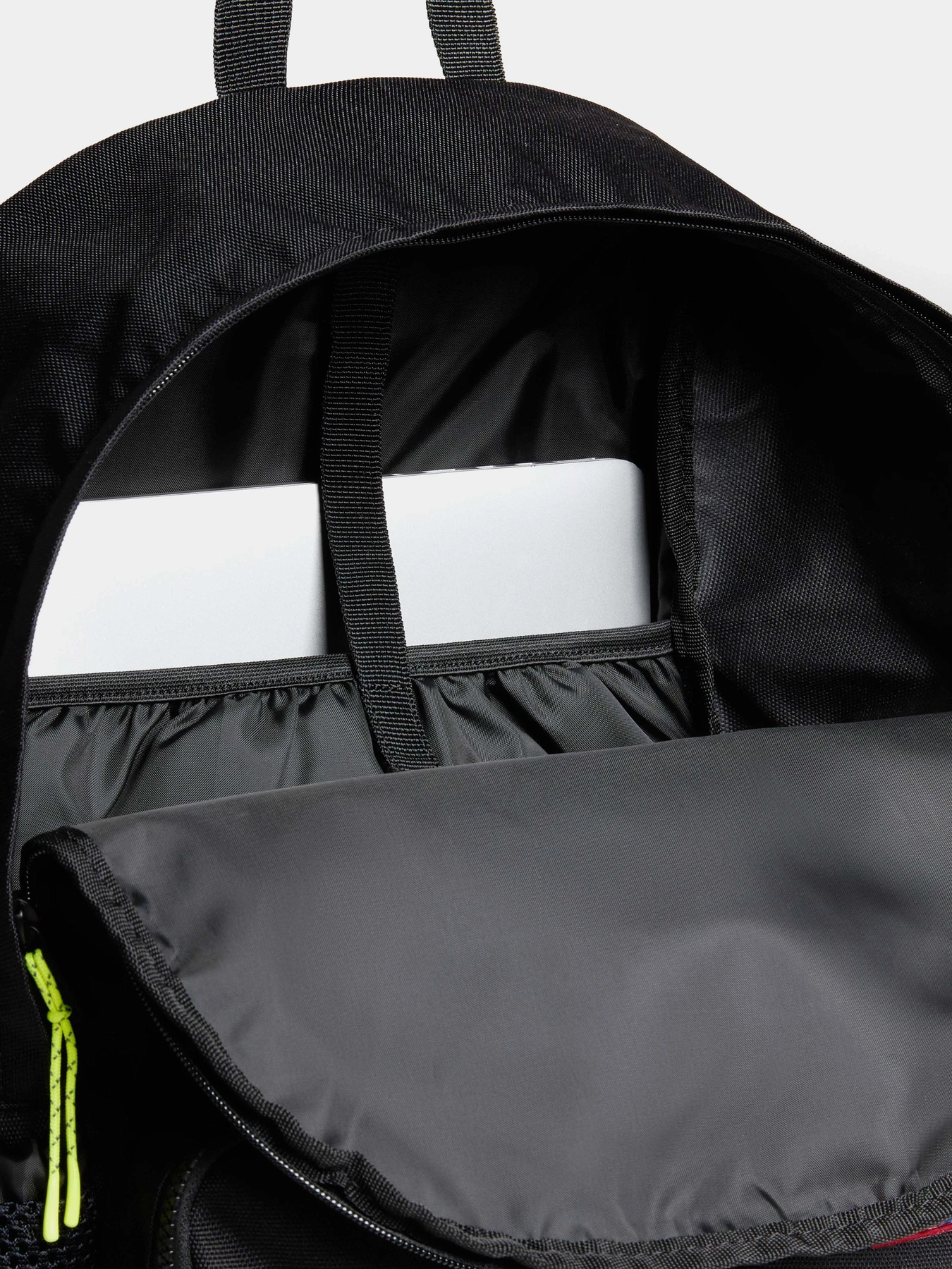 Рюкзаки Napapijri Ohrid Backpack модель NP0A4HBF0411 Рюкзаки Napapijri Ohrid Backpack модель NP0A4HBF0411 Фото