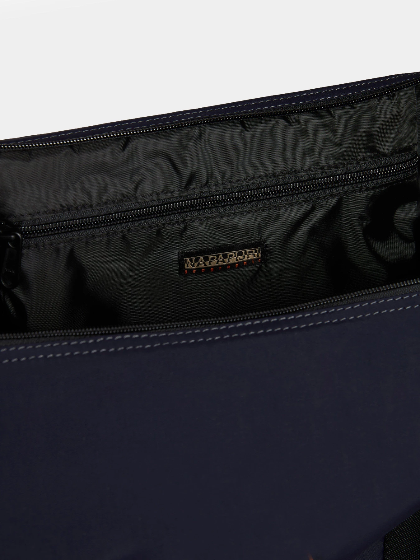 Сумки Napapijri H-Salinas 50L модель NP0A4H7Y1761 Сумки Napapijri H-Salinas 50L модель NP0A4H7Y1761 Фото