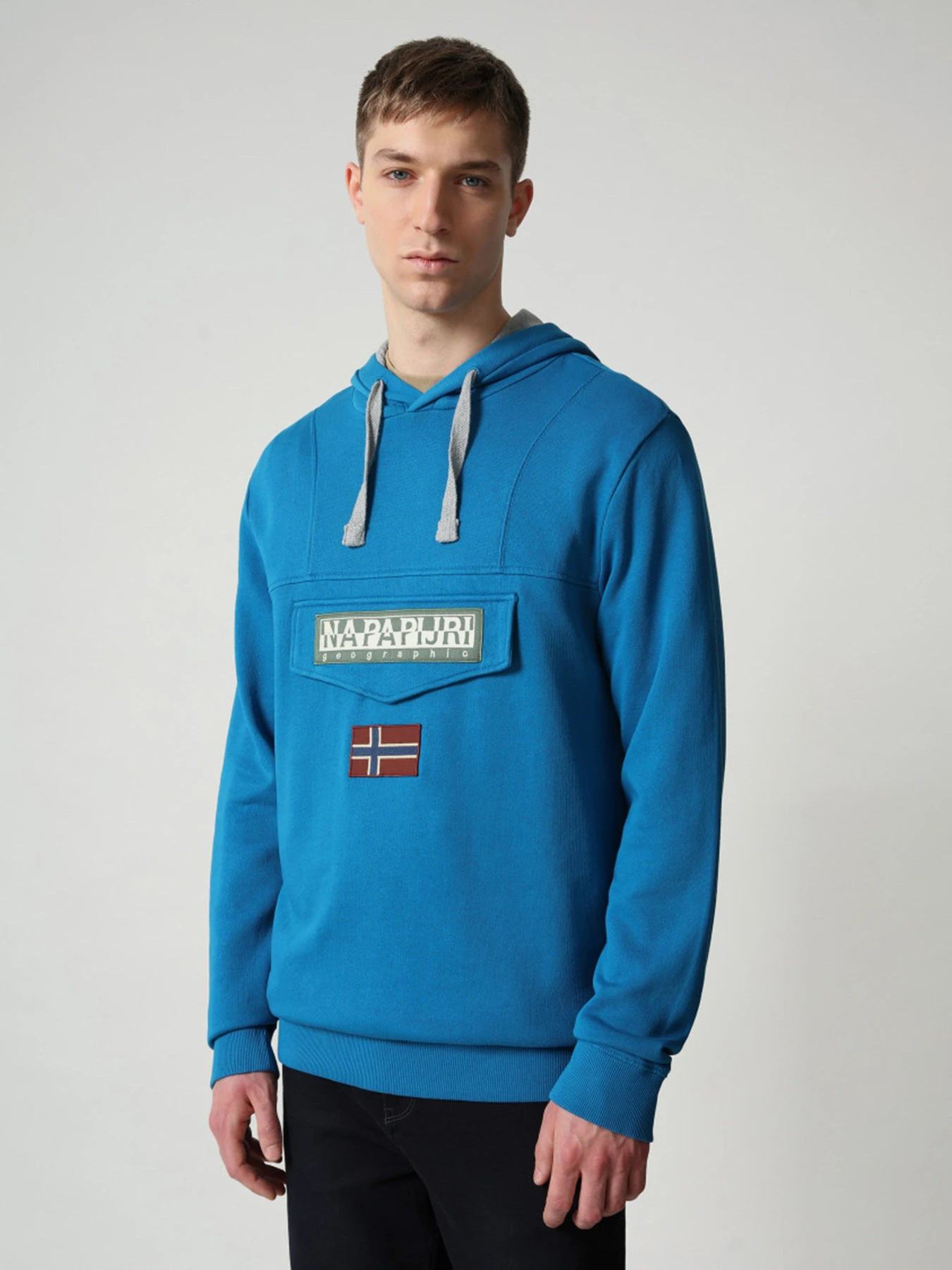 Худі та світшоти Napapijri Burgee Summer модель NP0A4F9FBC91 Худі та світшоти Napapijri Burgee Summer модель NP0A4F9FBC91 Фото