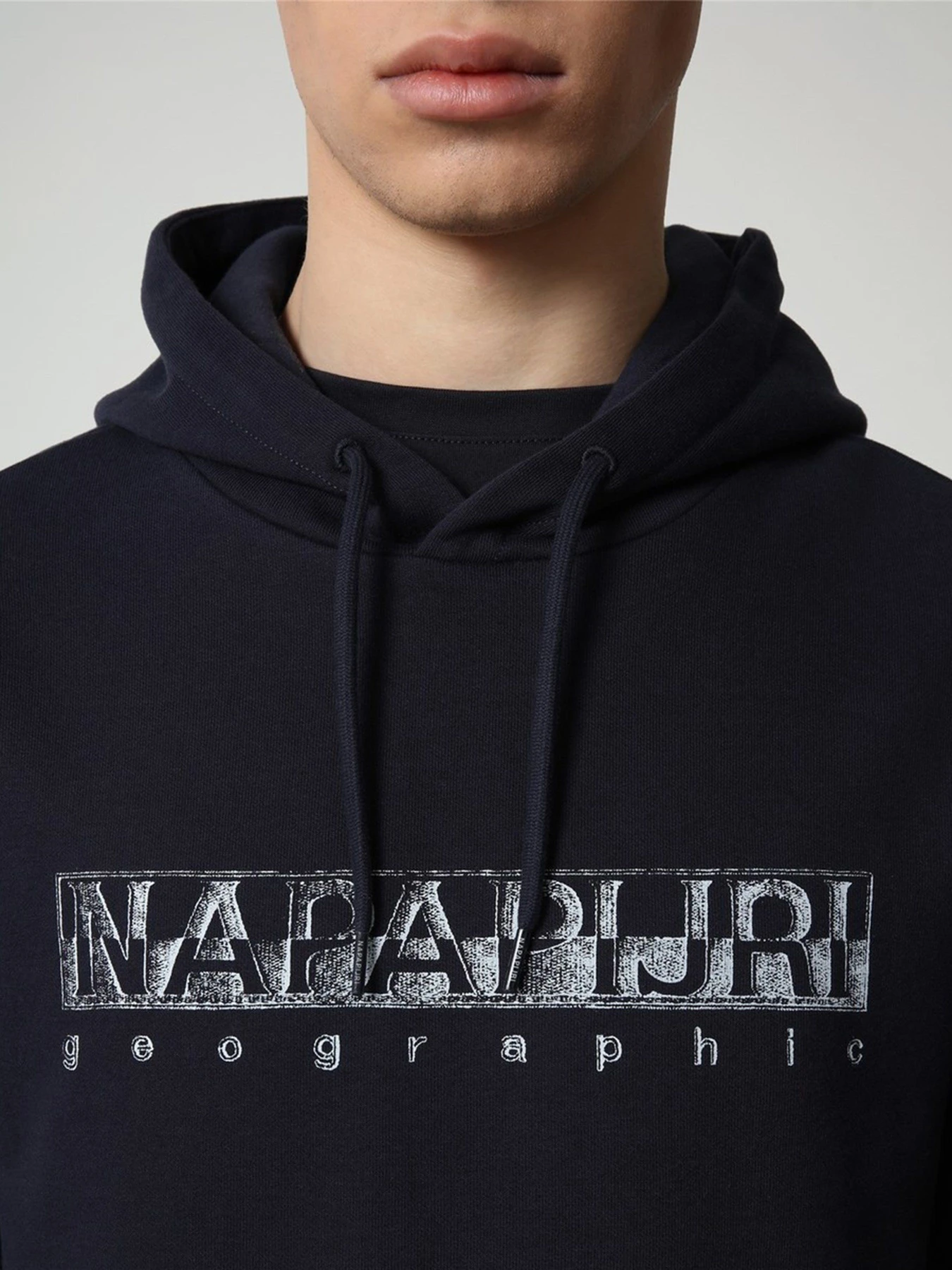 Худи и свитшоты Napapijri Ballar модель NP0A4F9K1761 Худи и свитшоты Napapijri Ballar модель NP0A4F9K1761 Фото