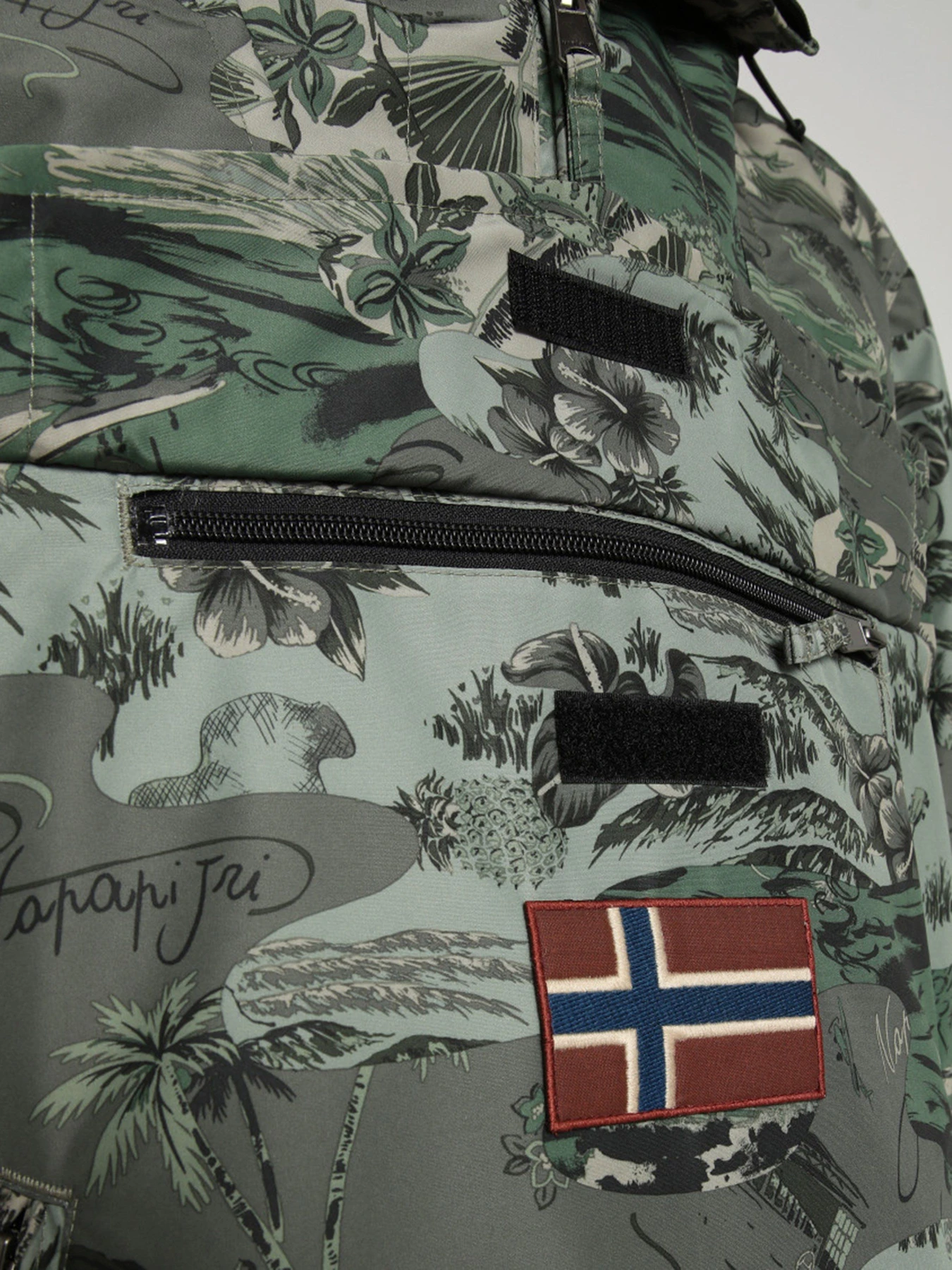 Куртки та дублянки Napapijri Rainforest Summer Print модель NP0A4FDLF3V1 Куртки та дублянки Napapijri Rainforest Summer Print модель NP0A4FDLF3V1 Фото