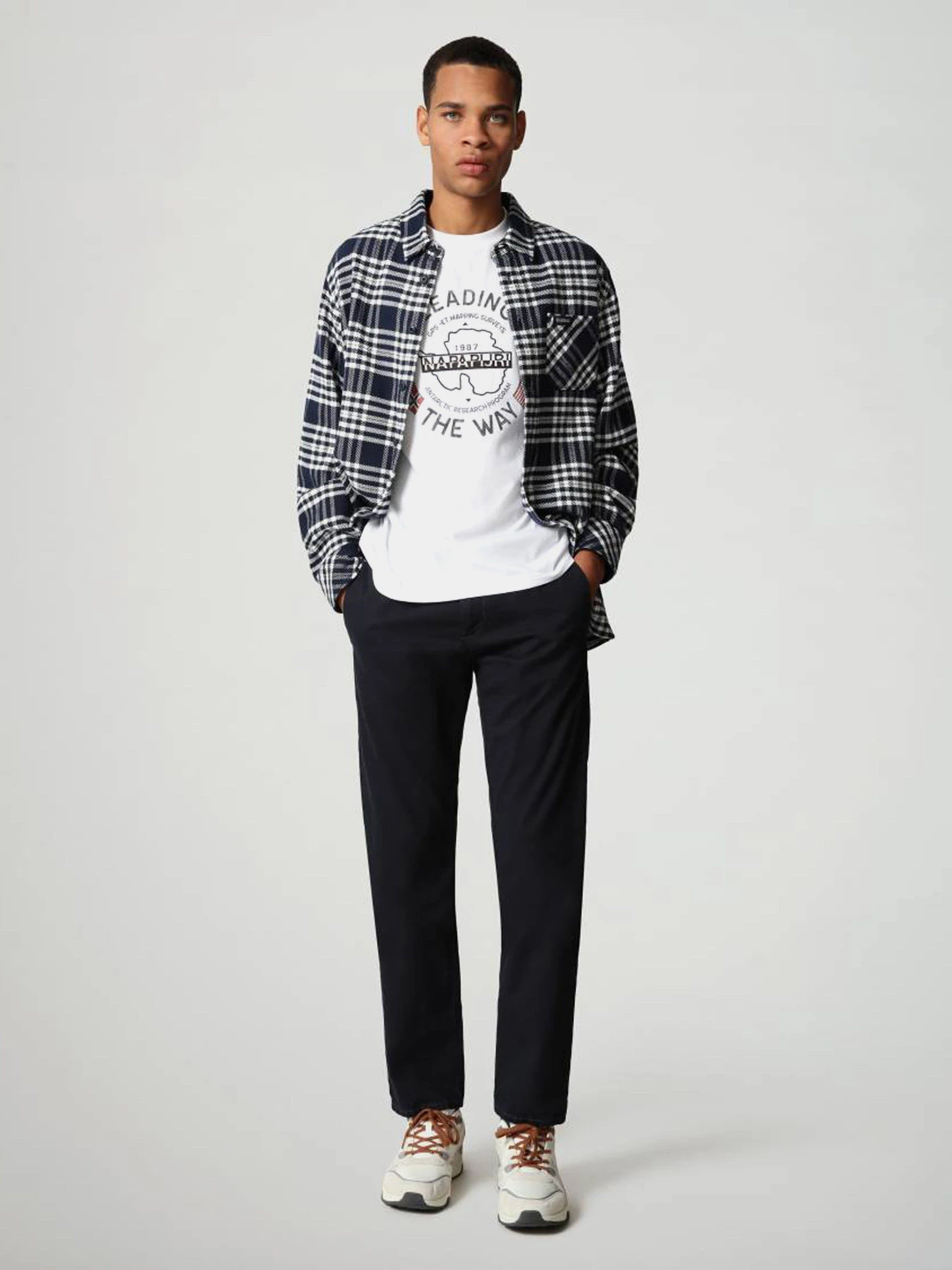 Брюки Napapijri Chino Pants Miom модель NP0A4FCG1761 Фото