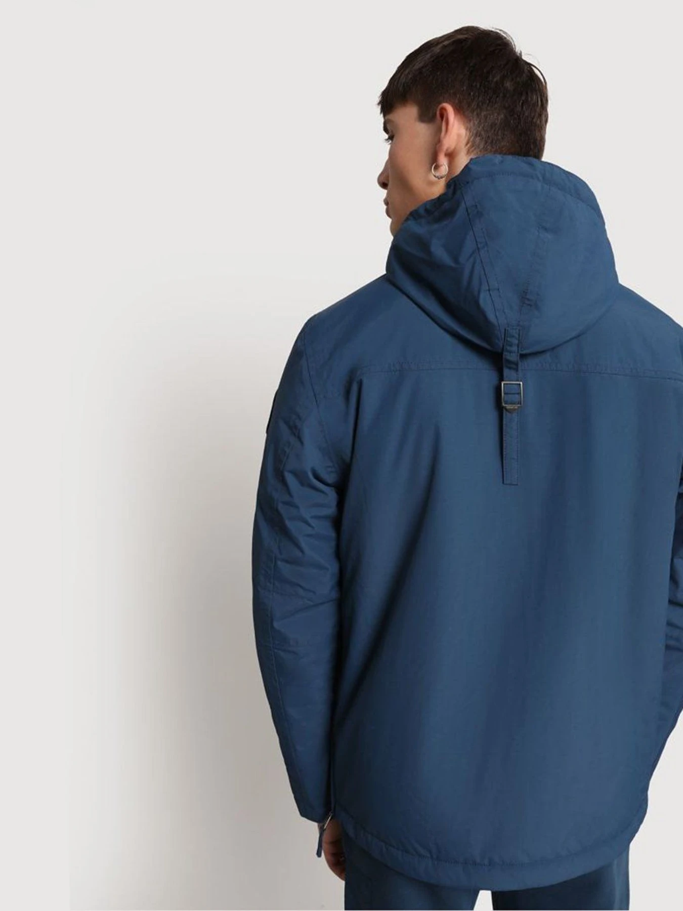 Куртки и дубленки Napapijri Rainforest Winter Pocket модель NP0A4EGYBB81 Куртки и дубленки Napapijri Rainforest Winter Pocket модель NP0A4EGYBB81 Фото