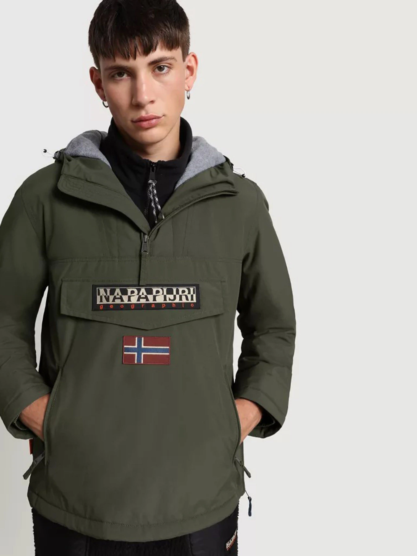 Куртки та дублянки Napapijri Rainforest Winter Pocket модель NP0A4EGYGE41 Куртки та дублянки Napapijri Rainforest Winter Pocket модель NP0A4EGYGE41 Фото