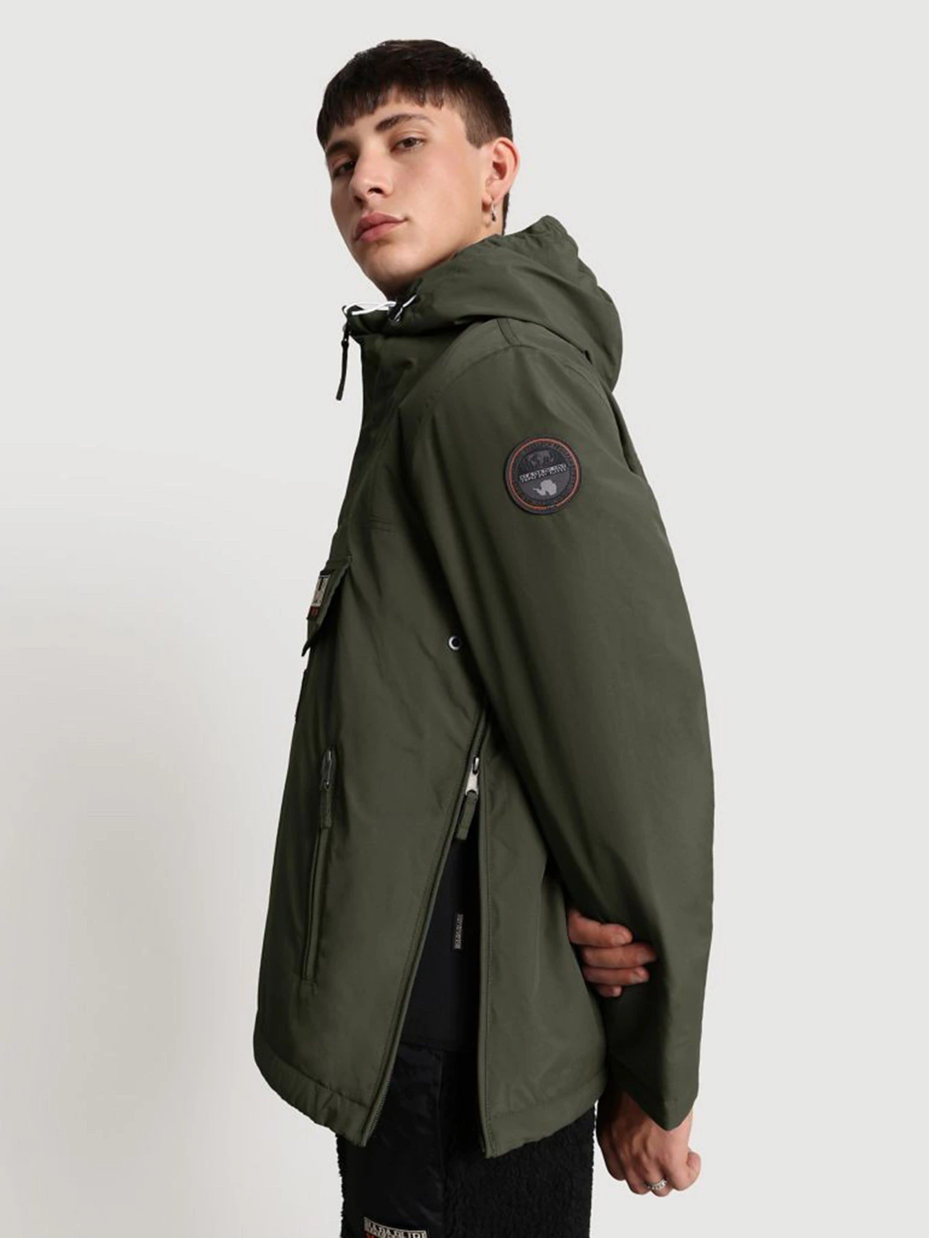Куртки та дублянки Napapijri Rainforest Winter Pocket модель NP0A4EGYGE41 Куртки та дублянки Napapijri Rainforest Winter Pocket модель NP0A4EGYGE41 Фото
