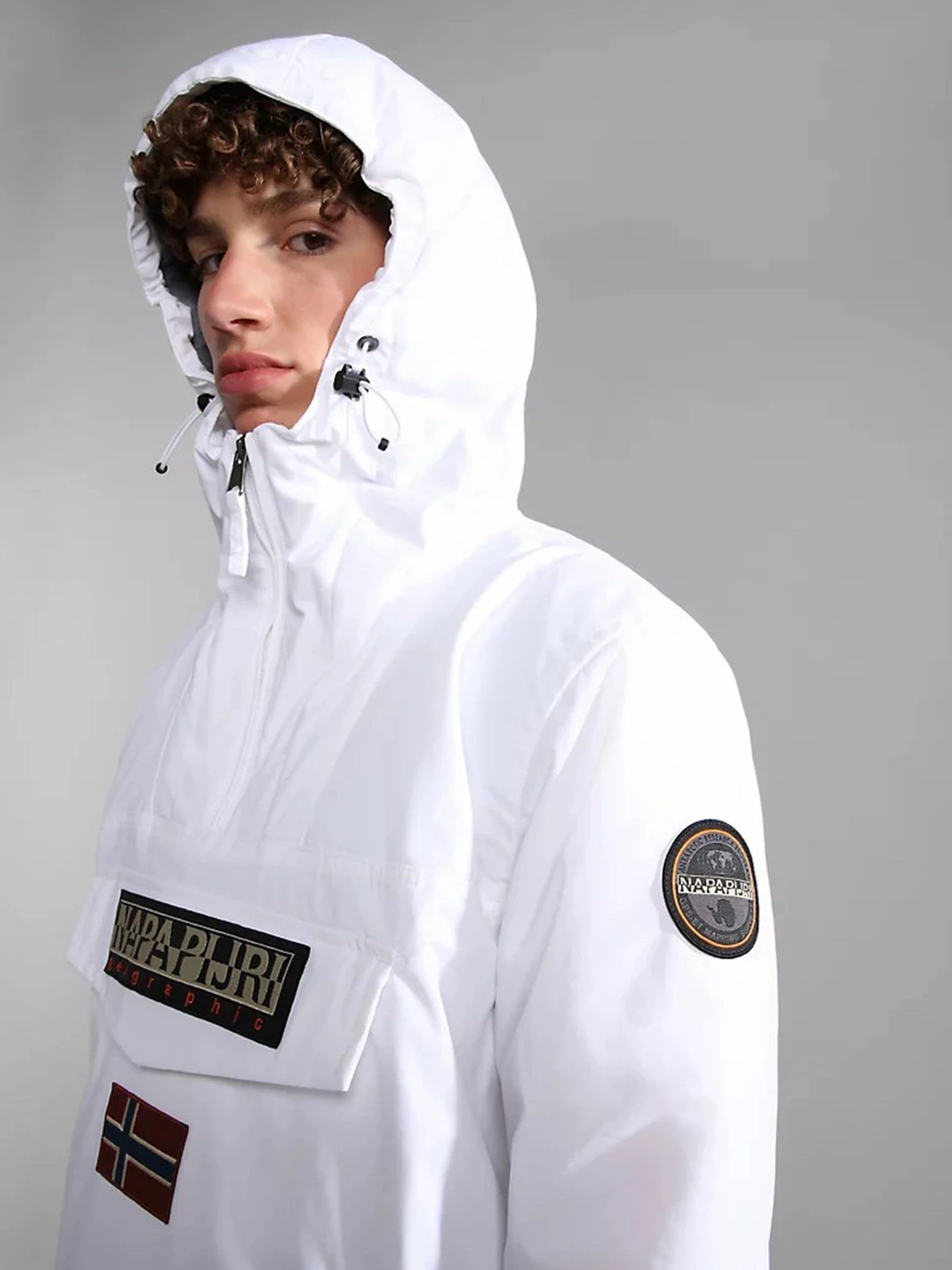 Куртки и дубленки Napapijri Rainforest Pocket 2 модель NP0A4GMD0021 Куртки и дубленки Napapijri Rainforest Pocket 2 модель NP0A4GMD0021 Фото