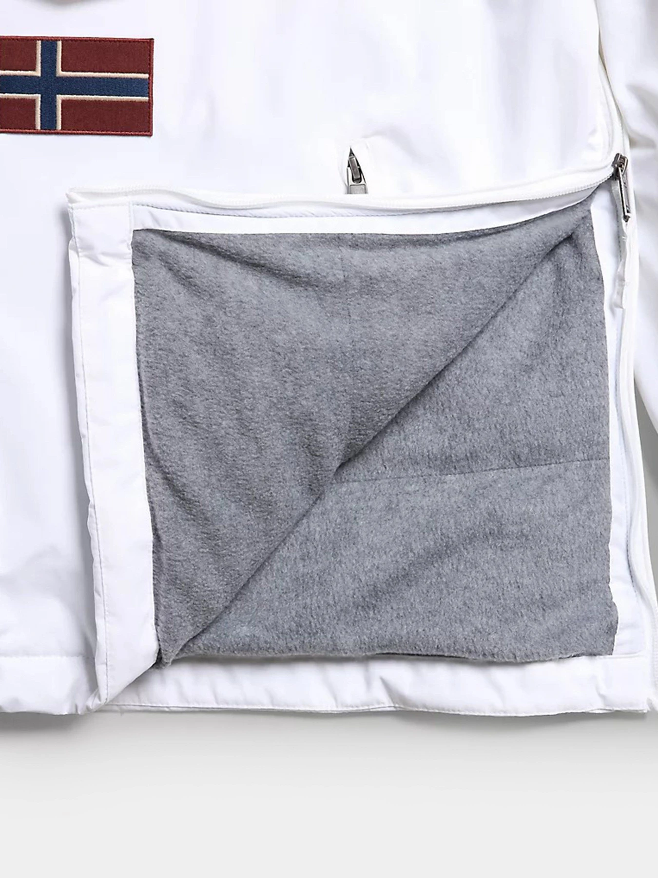 Куртки и дубленки Napapijri Rainforest Pocket 2 модель NP0A4GMD0021 Куртки и дубленки Napapijri Rainforest Pocket 2 модель NP0A4GMD0021 Фото