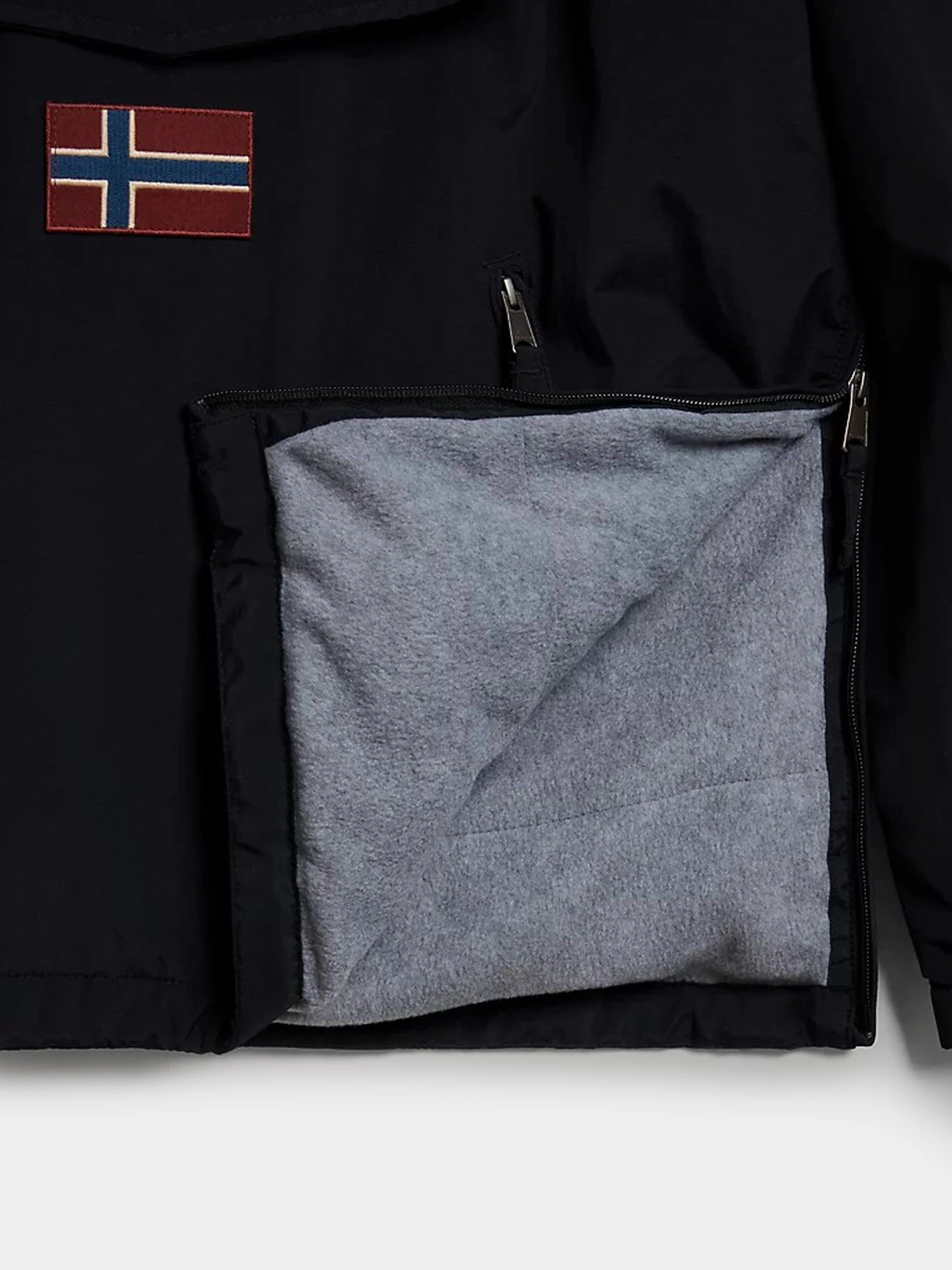 Куртки и дубленки Napapijri Rainforest Pocket 2 модель NP0A4GMD0411 Куртки и дубленки Napapijri Rainforest Pocket 2 модель NP0A4GMD0411 Фото