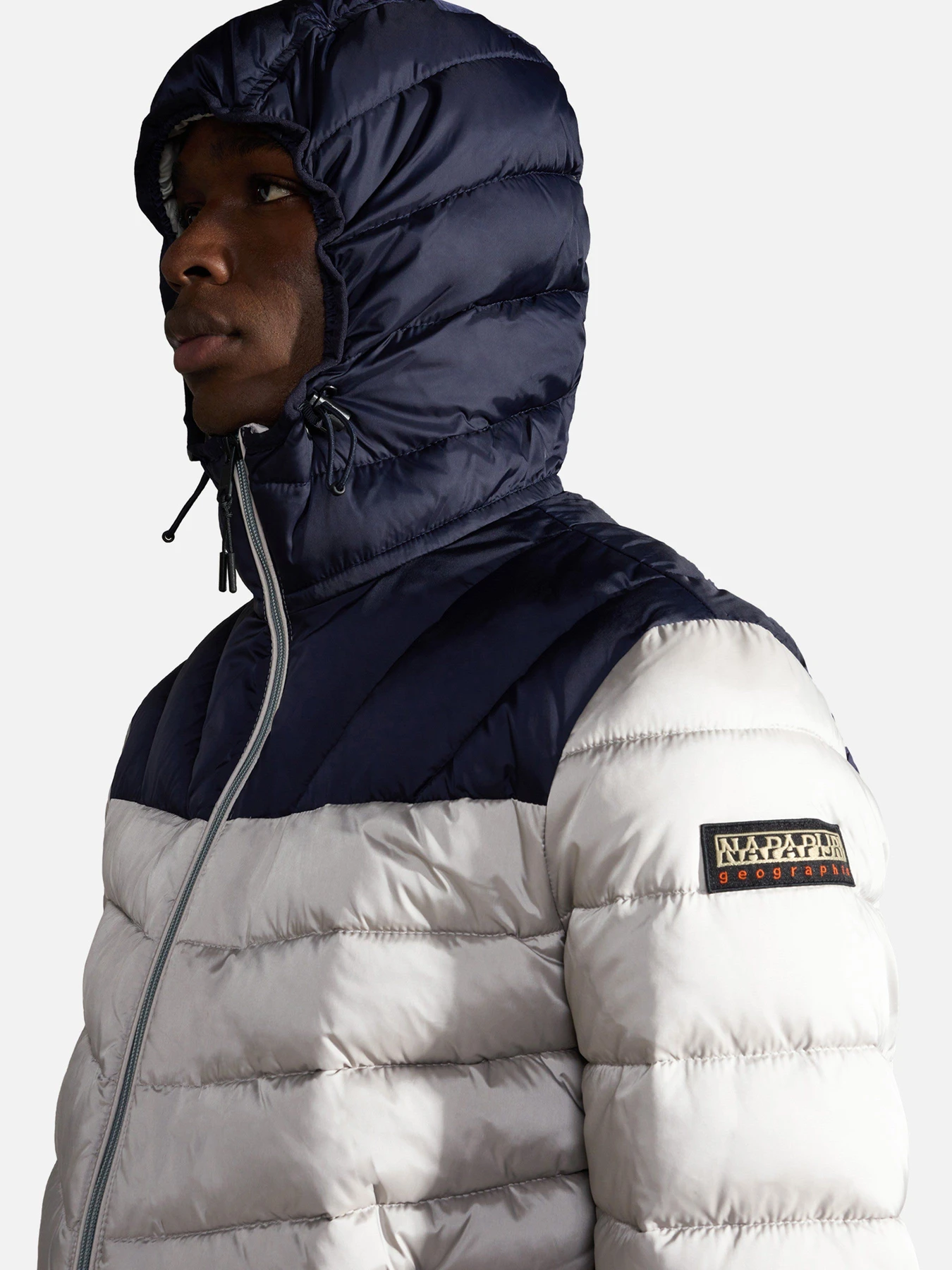 Куртки та дублянки Napapijri Aerons Hood Colour-block Puffer модель NP0A4GJLH541 Куртки та дублянки Napapijri Aerons Hood Colour-block Puffer модель NP0A4GJLH541 Фото