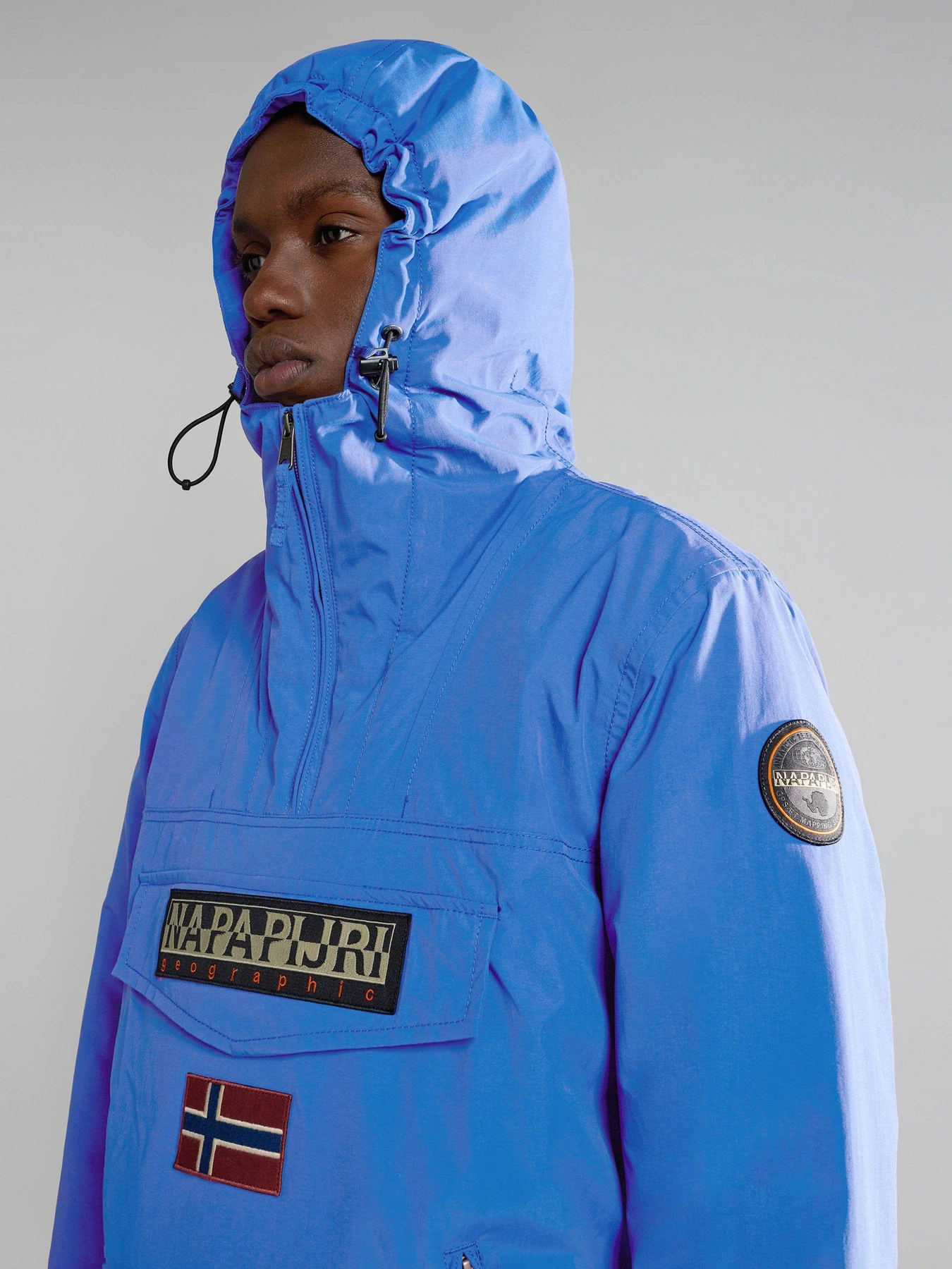 Куртки и дубленки Napapijri Rainforest Pocket Winter Anorak модель NP0A4GMDB5A1 Куртки и дубленки Napapijri Rainforest Pocket Winter Anorak модель NP0A4GMDB5A1 Фото