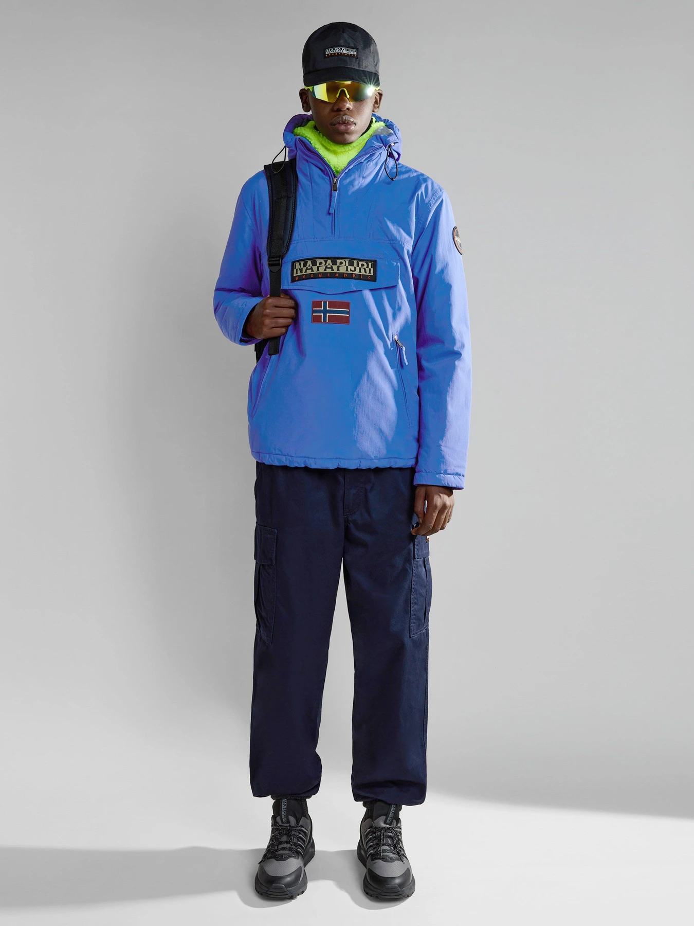 Куртки и дубленки Napapijri Rainforest Pocket Winter Anorak модель NP0A4GMDB5A1 Куртки и дубленки Napapijri Rainforest Pocket Winter Anorak модель NP0A4GMDB5A1 Фото