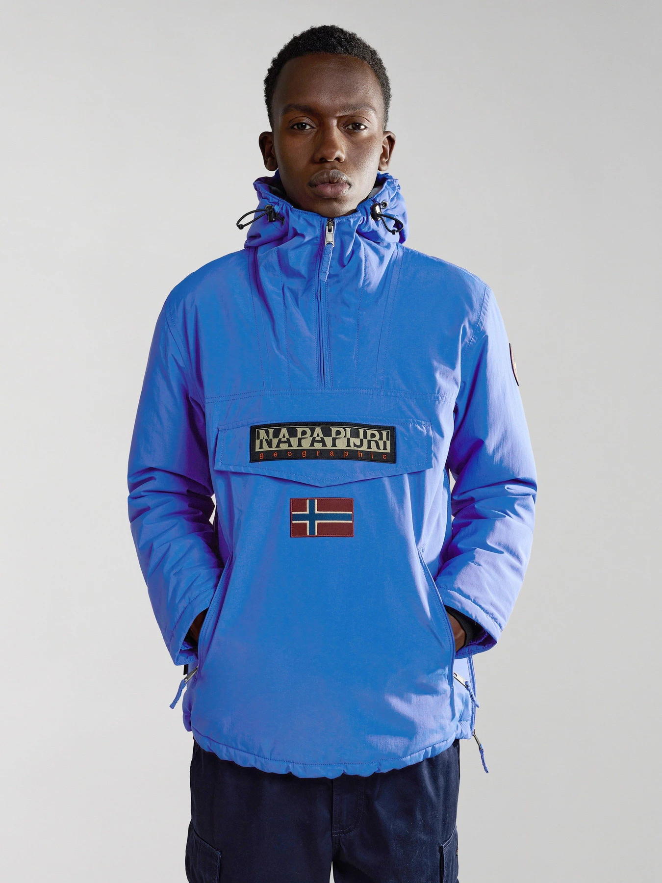 Куртки и дубленки Napapijri Rainforest Pocket Winter Anorak модель NP0A4GMDB5A1 Куртки и дубленки Napapijri Rainforest Pocket Winter Anorak модель NP0A4GMDB5A1 Фото