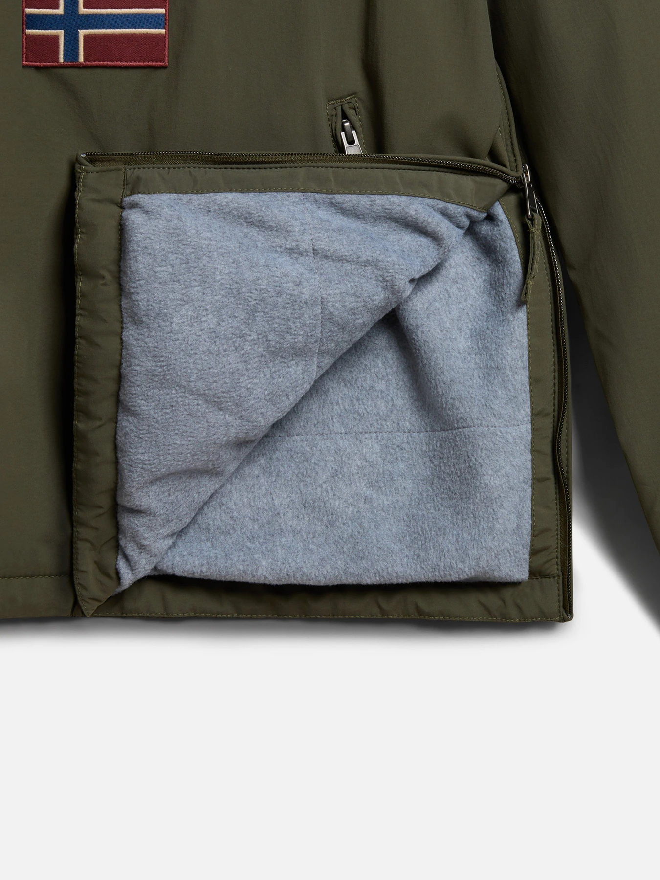 Куртки и дубленки Napapijri Rainforest Pocket Winter Anorak модель NP0A4GMDGE41 Куртки и дубленки Napapijri Rainforest Pocket Winter Anorak модель NP0A4GMDGE41 Фото