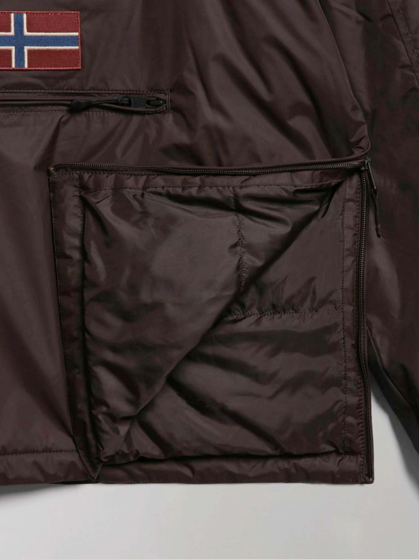 Куртки и дубленки Napapijri Northfarer Winter Anorak модель NP0A4GS5WA91 Куртки и дубленки Napapijri Northfarer Winter Anorak модель NP0A4GS5WA91 Фото