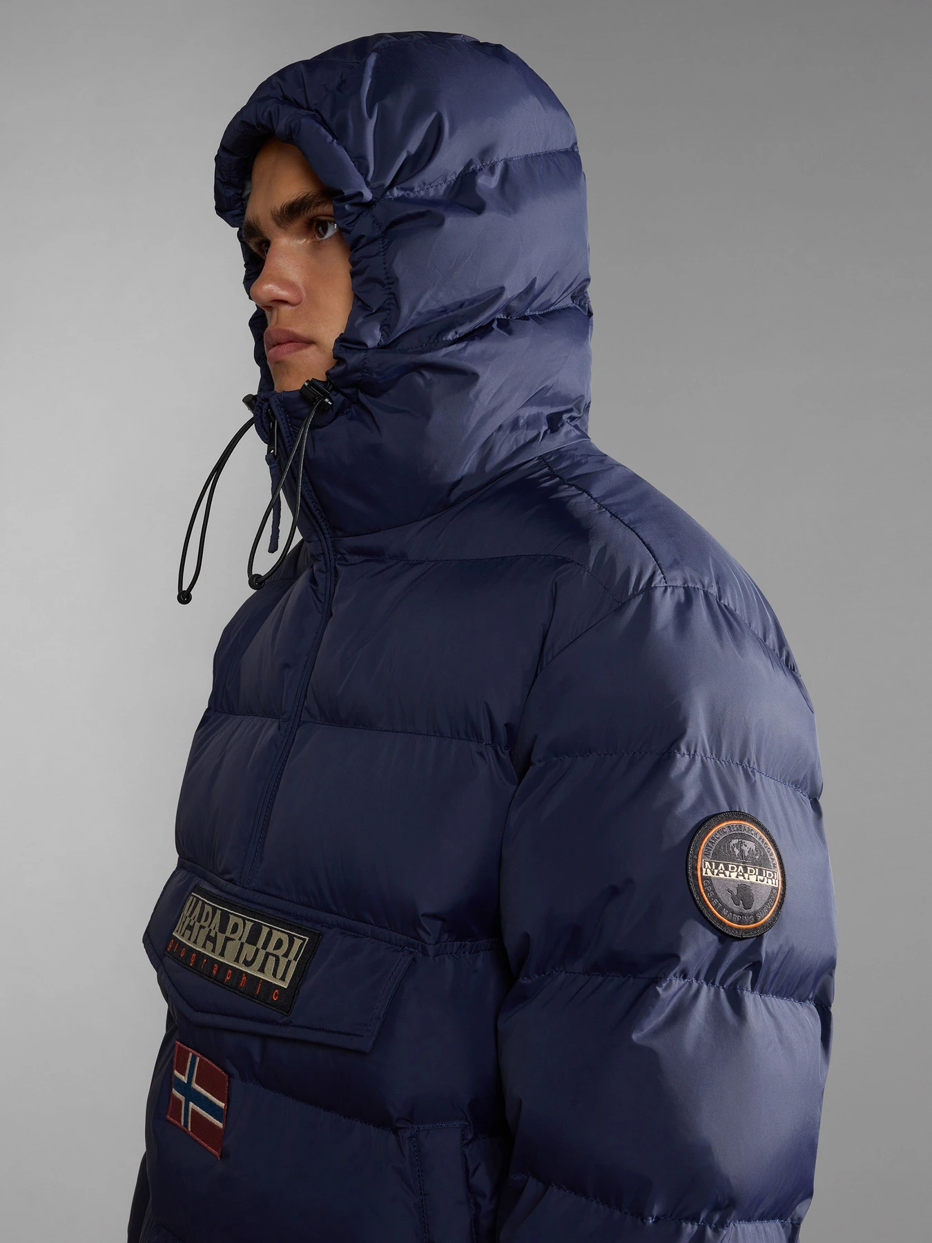 Куртки и дубленки Napapijri Rainforest Puffer модель NP0A4HMA1761 Куртки и дубленки Napapijri Rainforest Puffer модель NP0A4HMA1761 Фото