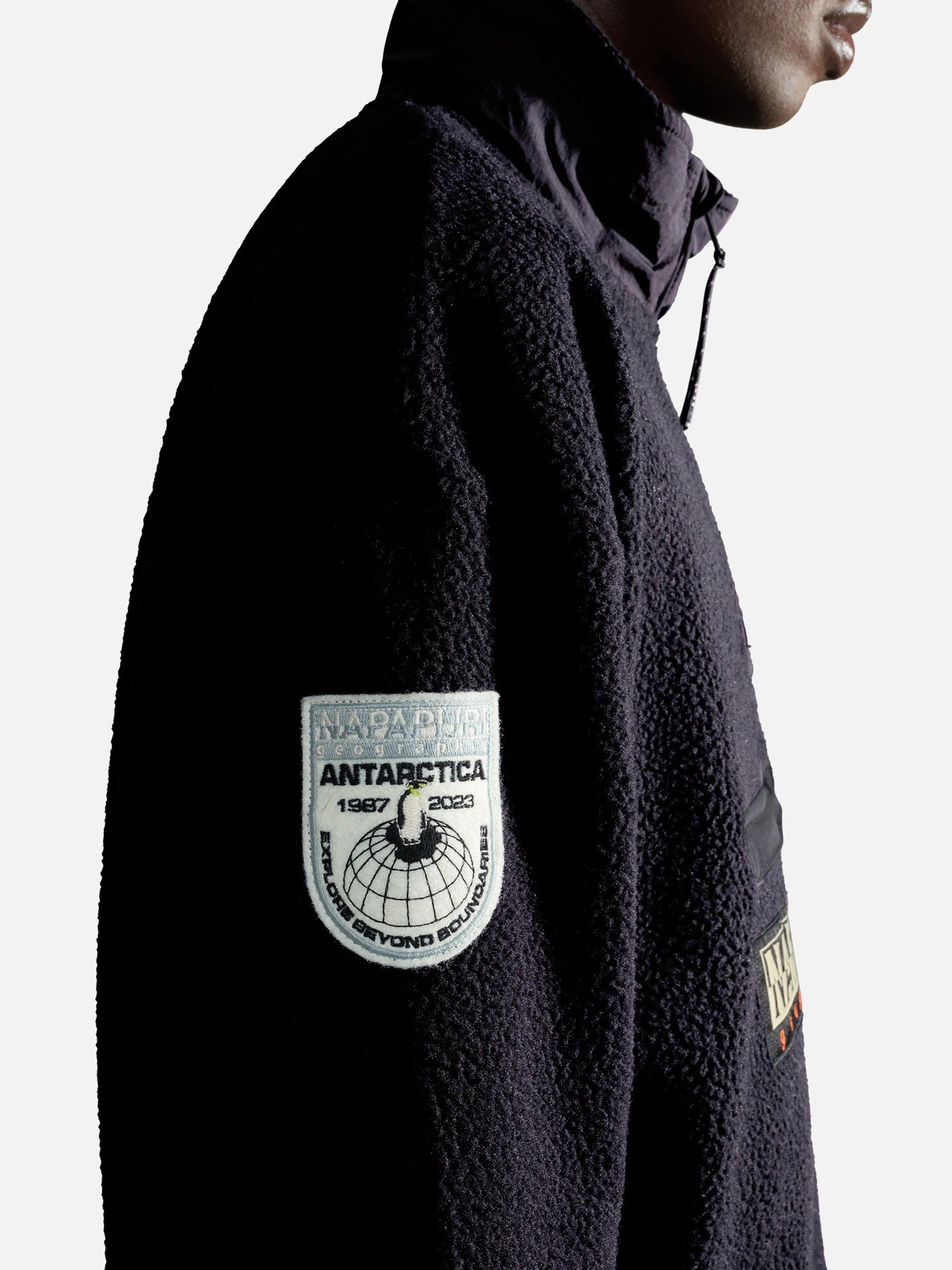 Худи и свитшоты Napapijri Mcmurdo Half-Zip Fleece модель NP0A4HDN0411 Худи и свитшоты Napapijri Mcmurdo Half-Zip Fleece модель NP0A4HDN0411 Фото