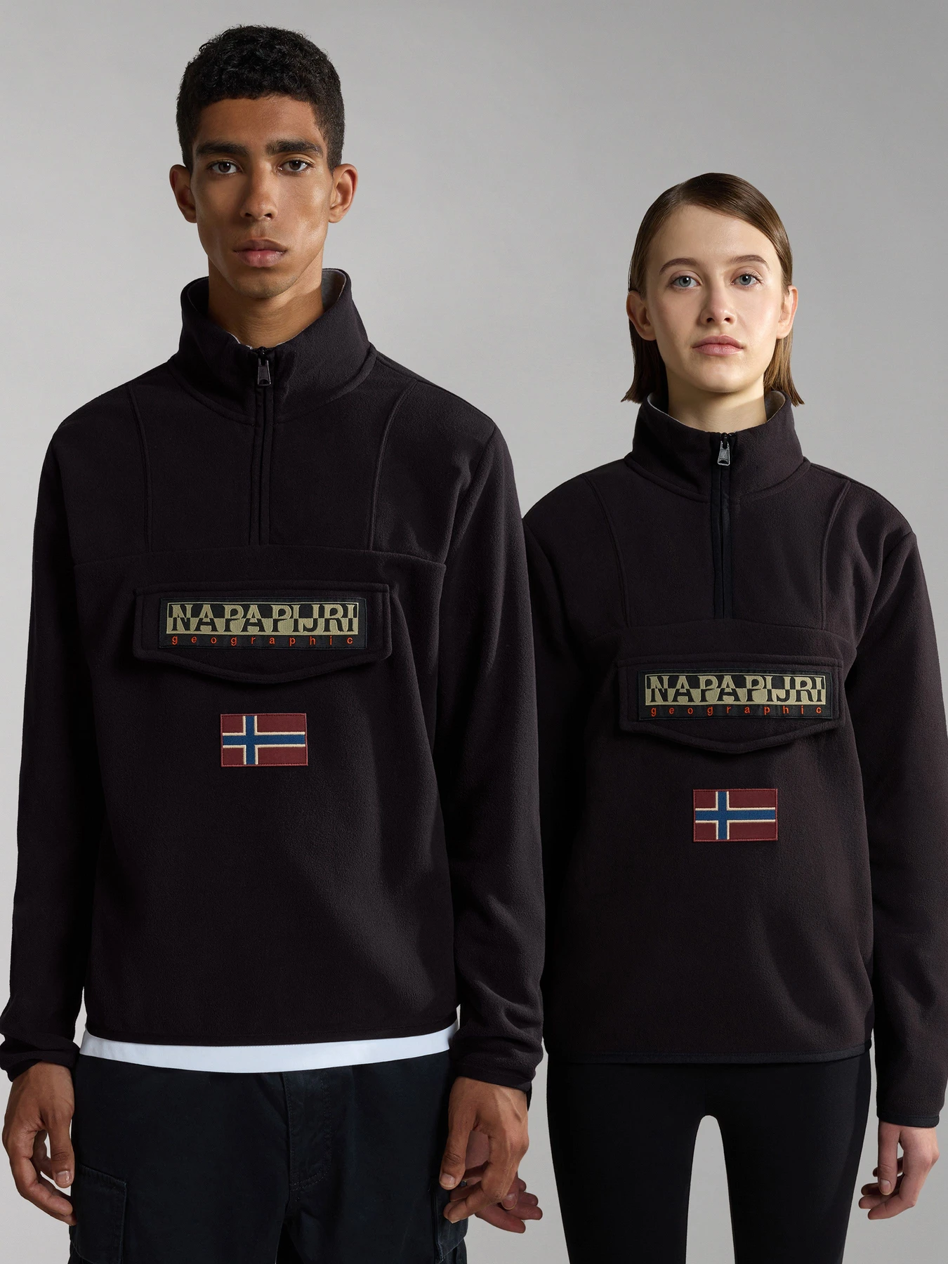 Худи и свитшоты Napapijri Burgee Half-Zip Fleece модель NP0A4HMZ0411 Худи и свитшоты Napapijri Burgee Half-Zip Fleece модель NP0A4HMZ0411 Фото