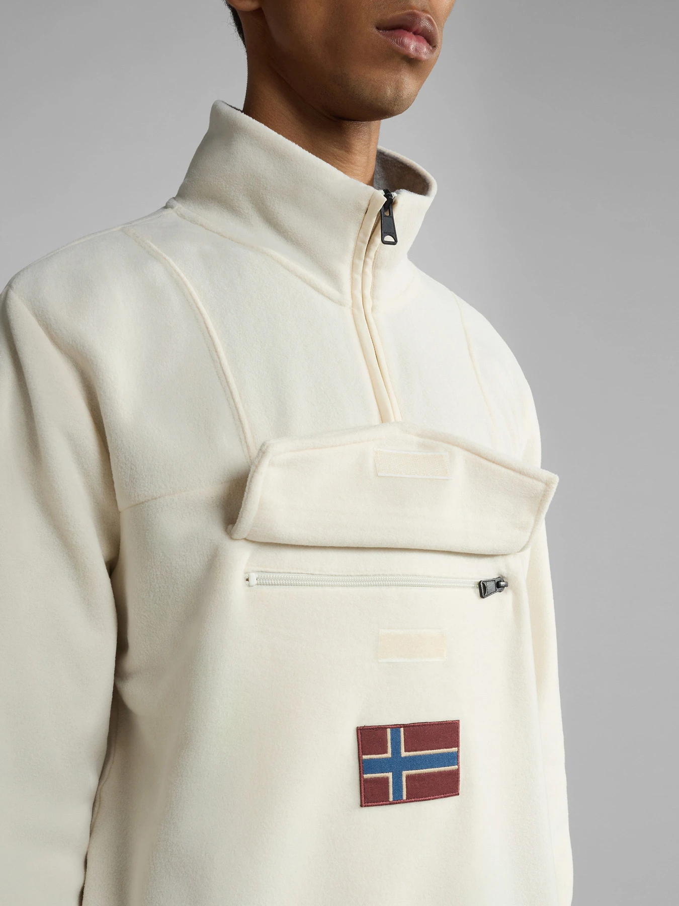 Худі та світшоти Napapijri Burgee Half-Zip Fleece модель NP0A4HMZNS51 Худі та світшоти Napapijri Burgee Half-Zip Fleece модель NP0A4HMZNS51 Фото