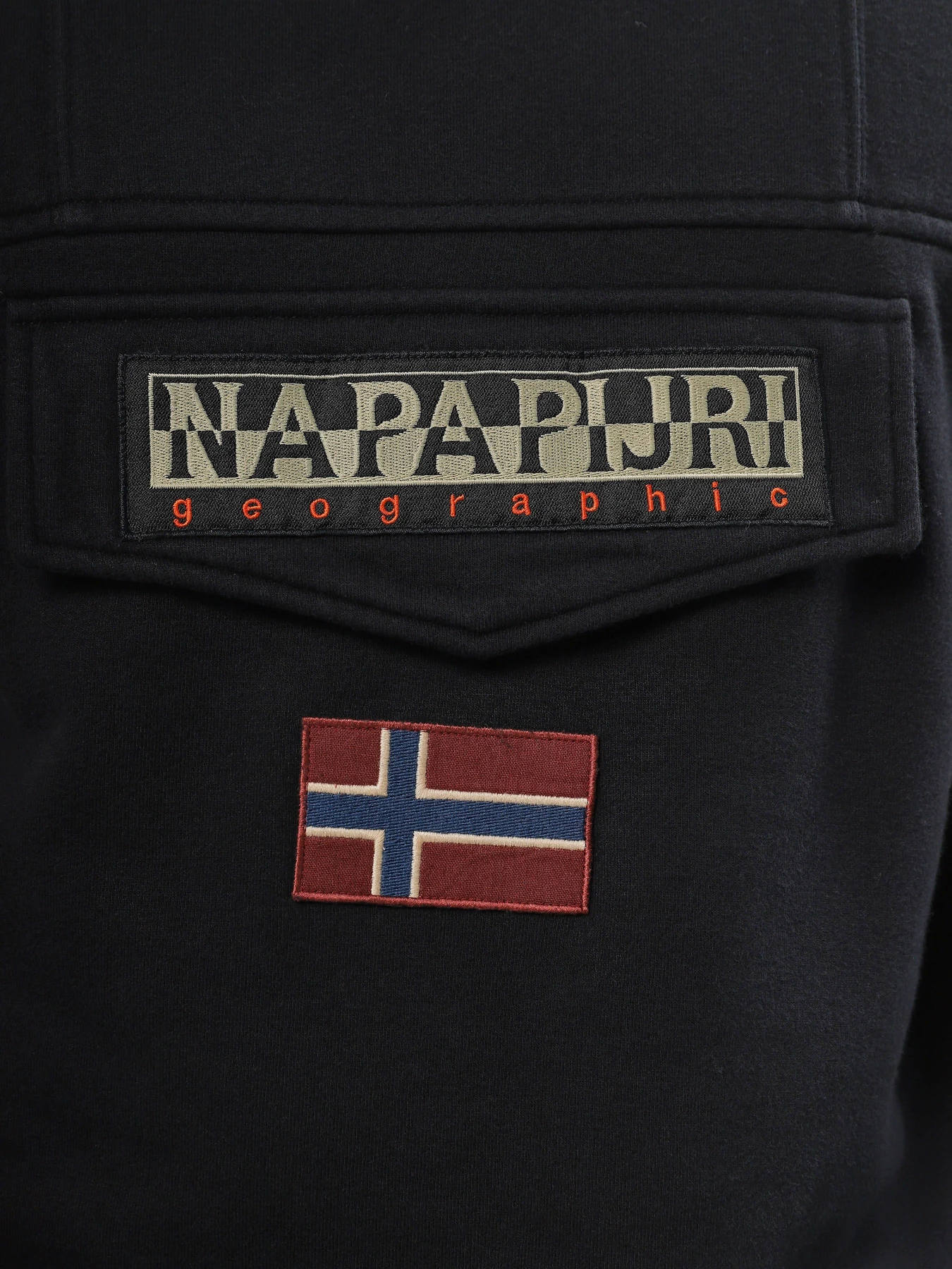 Худи и свитшоты Napapijri Burgee модель NP0A4GJD0411 Худи и свитшоты Napapijri Burgee модель NP0A4GJD0411 Фото