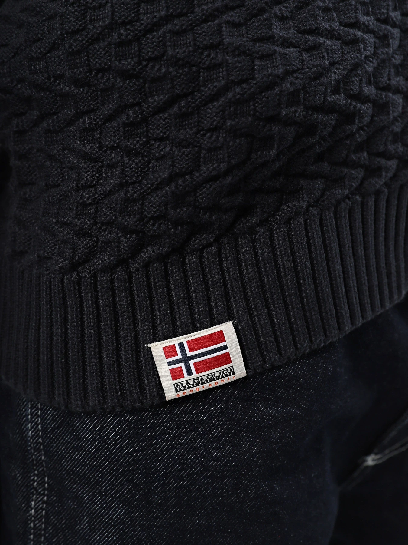 Худи и свитшоты Napapijri Trondheim Full-Zip модель NP0A4HK10411 Худи и свитшоты Napapijri Trondheim Full-Zip модель NP0A4HK10411 Фото