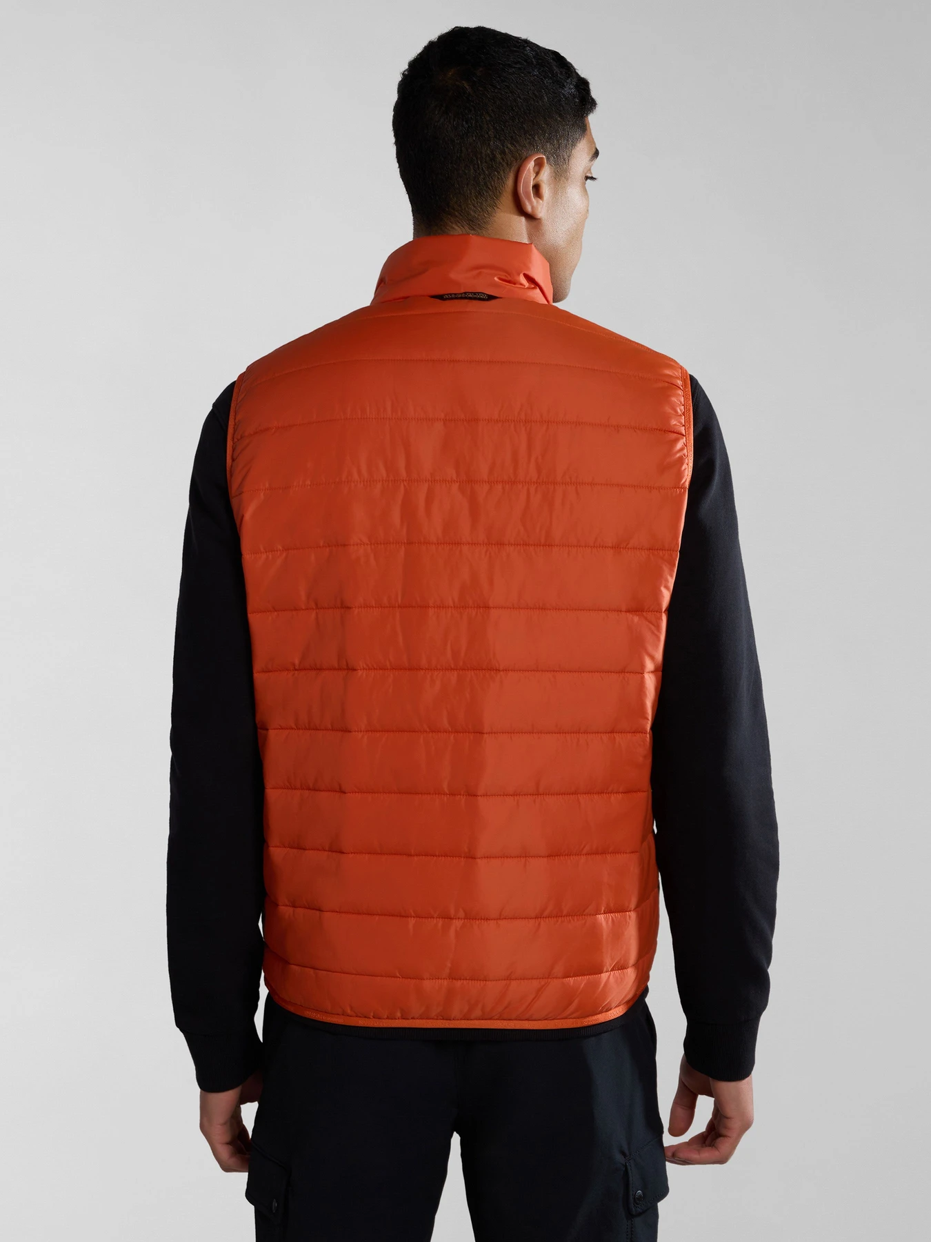 Куртки и дубленки Napapijri Acalmar Vest 6 модель NP0A4H8GA621 Куртки и дубленки Napapijri Acalmar Vest 6 модель NP0A4H8GA621 Фото