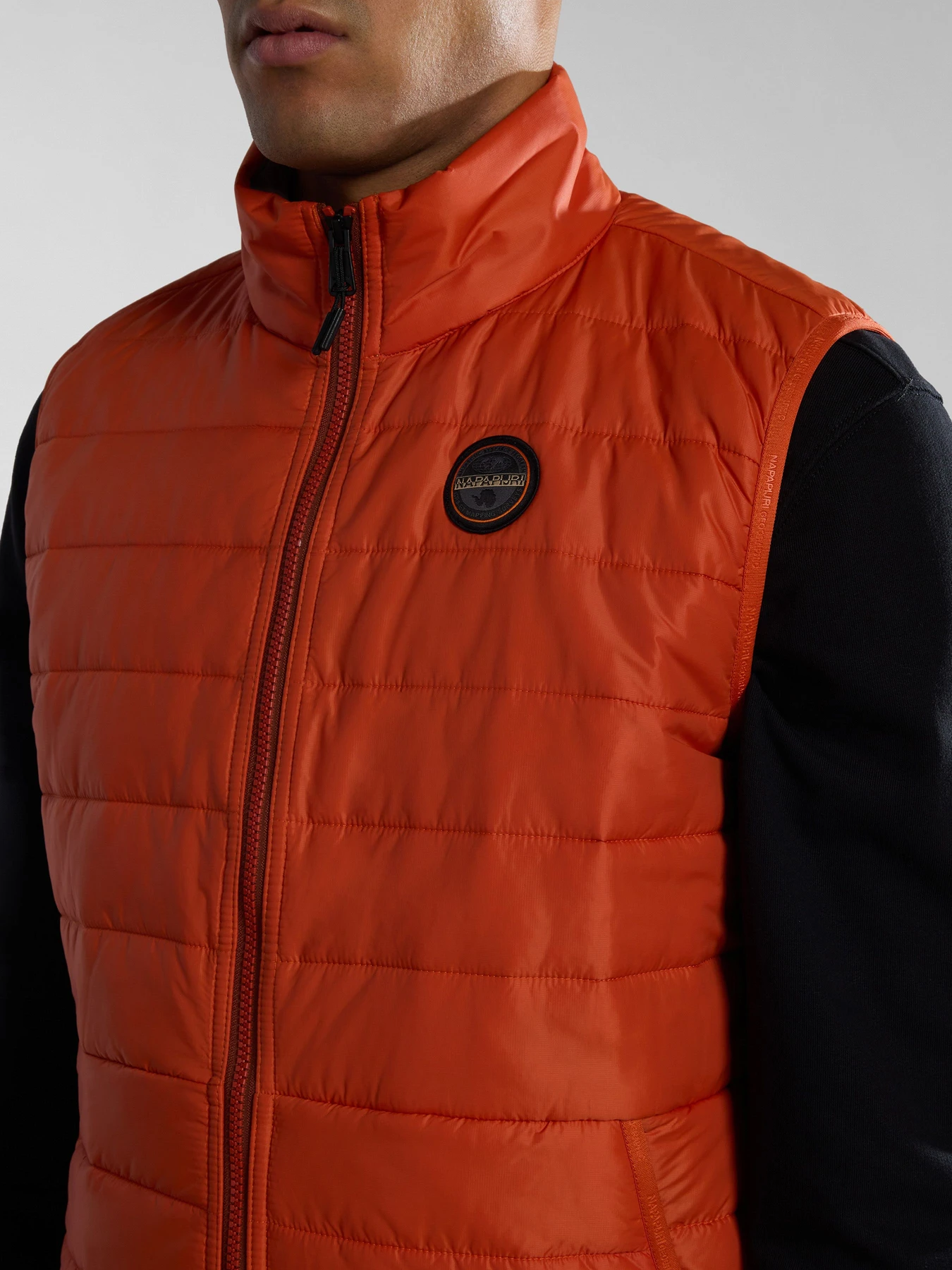 Куртки и дубленки Napapijri Acalmar Vest 6 модель NP0A4H8GA621 Куртки и дубленки Napapijri Acalmar Vest 6 модель NP0A4H8GA621 Фото