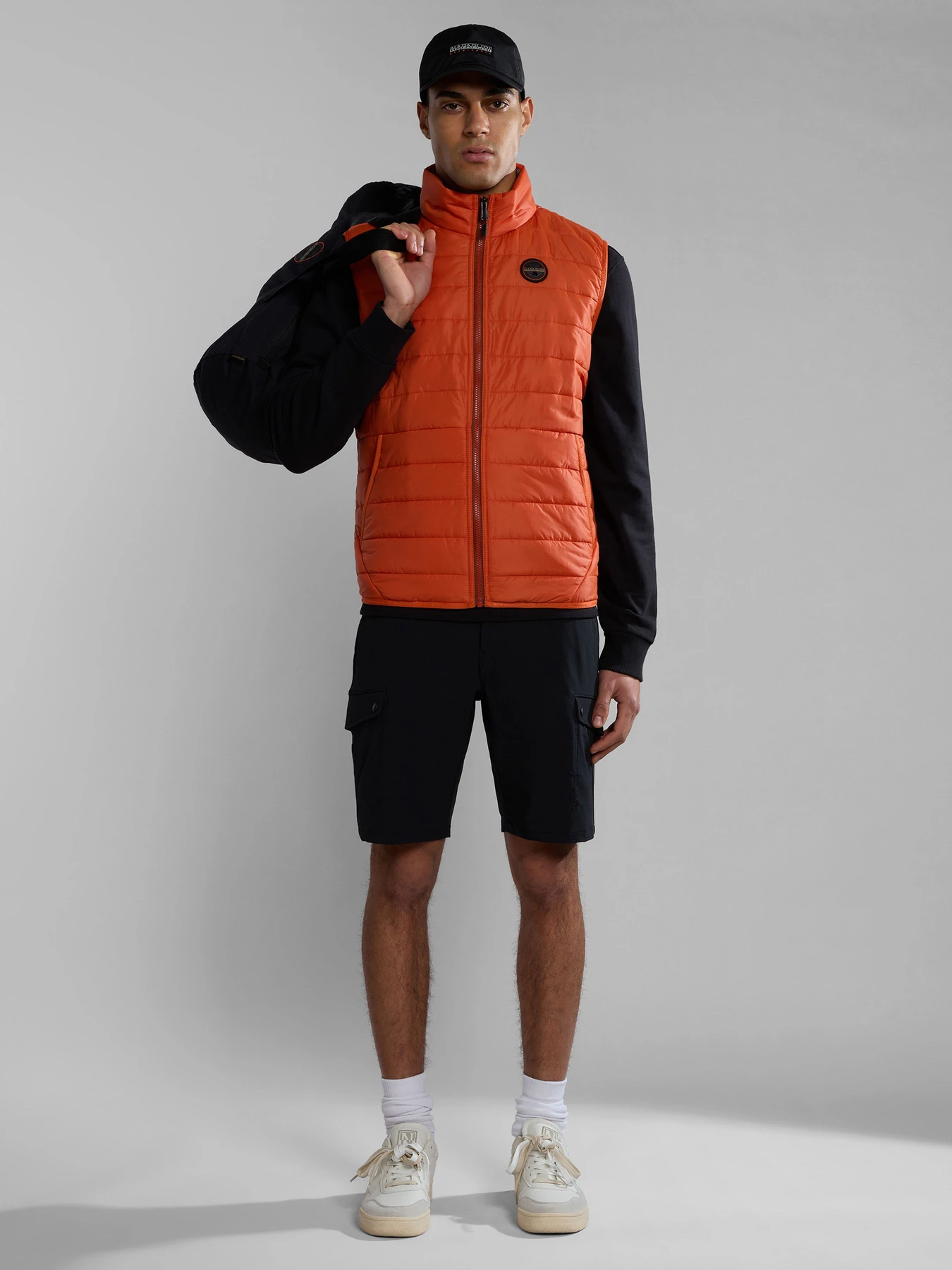 Куртки и дубленки Napapijri Acalmar Vest 6 модель NP0A4H8GA621 Куртки и дубленки Napapijri Acalmar Vest 6 модель NP0A4H8GA621 Фото