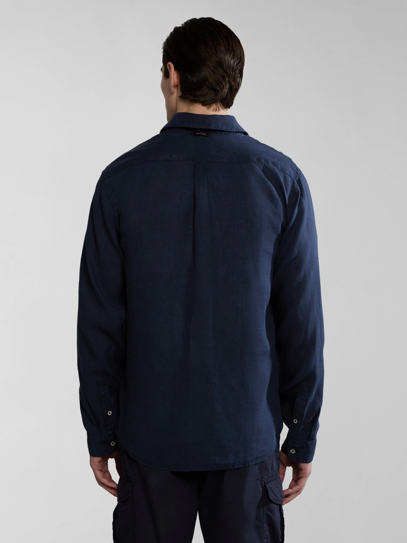 Рубашки Napapijri Linen модель NP0A4HQ21761 Рубашки Napapijri Linen модель NP0A4HQ21761 Фото