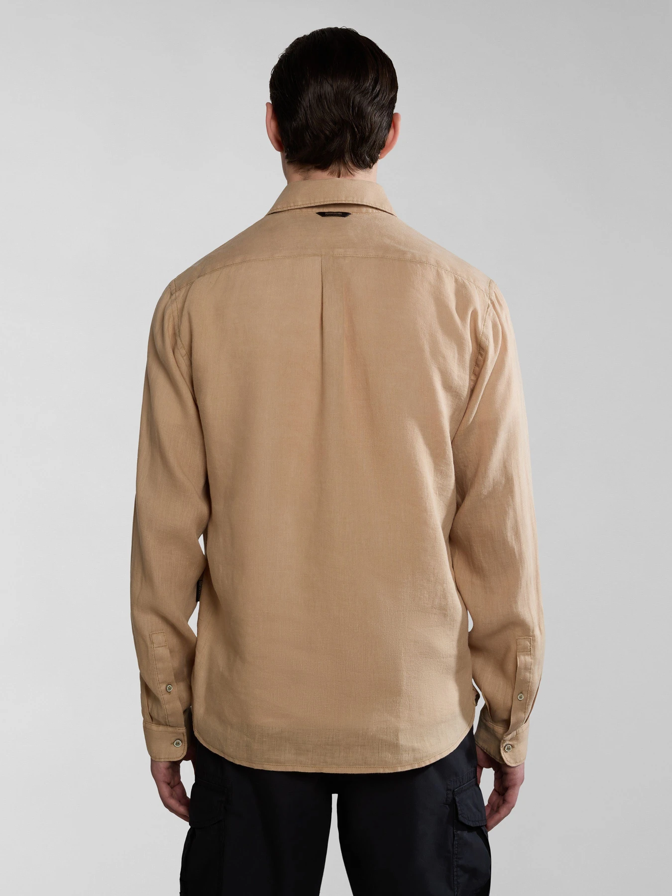Сорочки Napapijri Linen модель NP0A4HQ2N1E1 Сорочки Napapijri Linen модель NP0A4HQ2N1E1 Фото