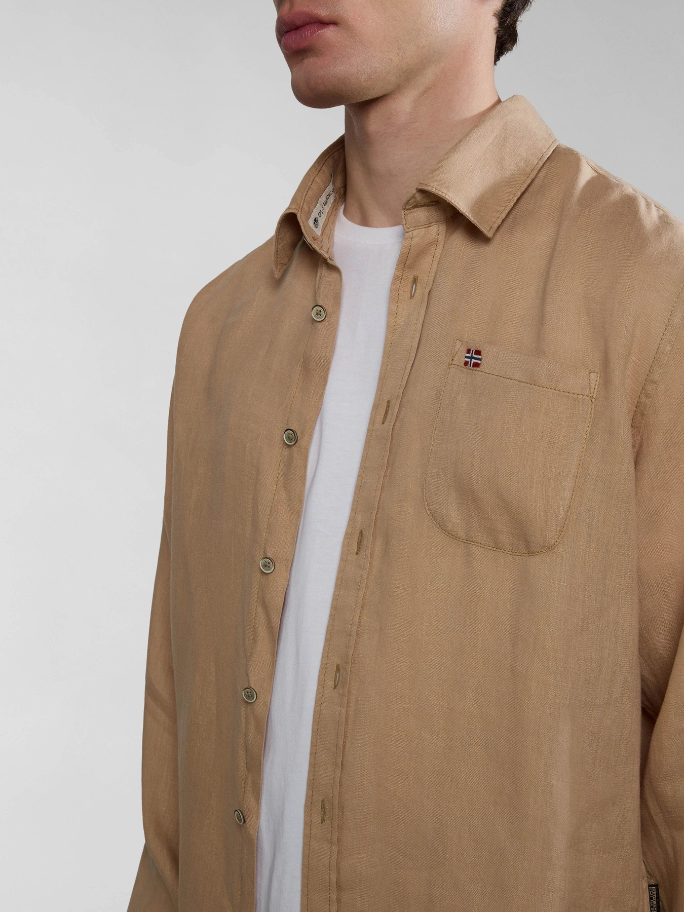 Сорочки Napapijri Linen модель NP0A4HQ2N1E1 Сорочки Napapijri Linen модель NP0A4HQ2N1E1 Фото