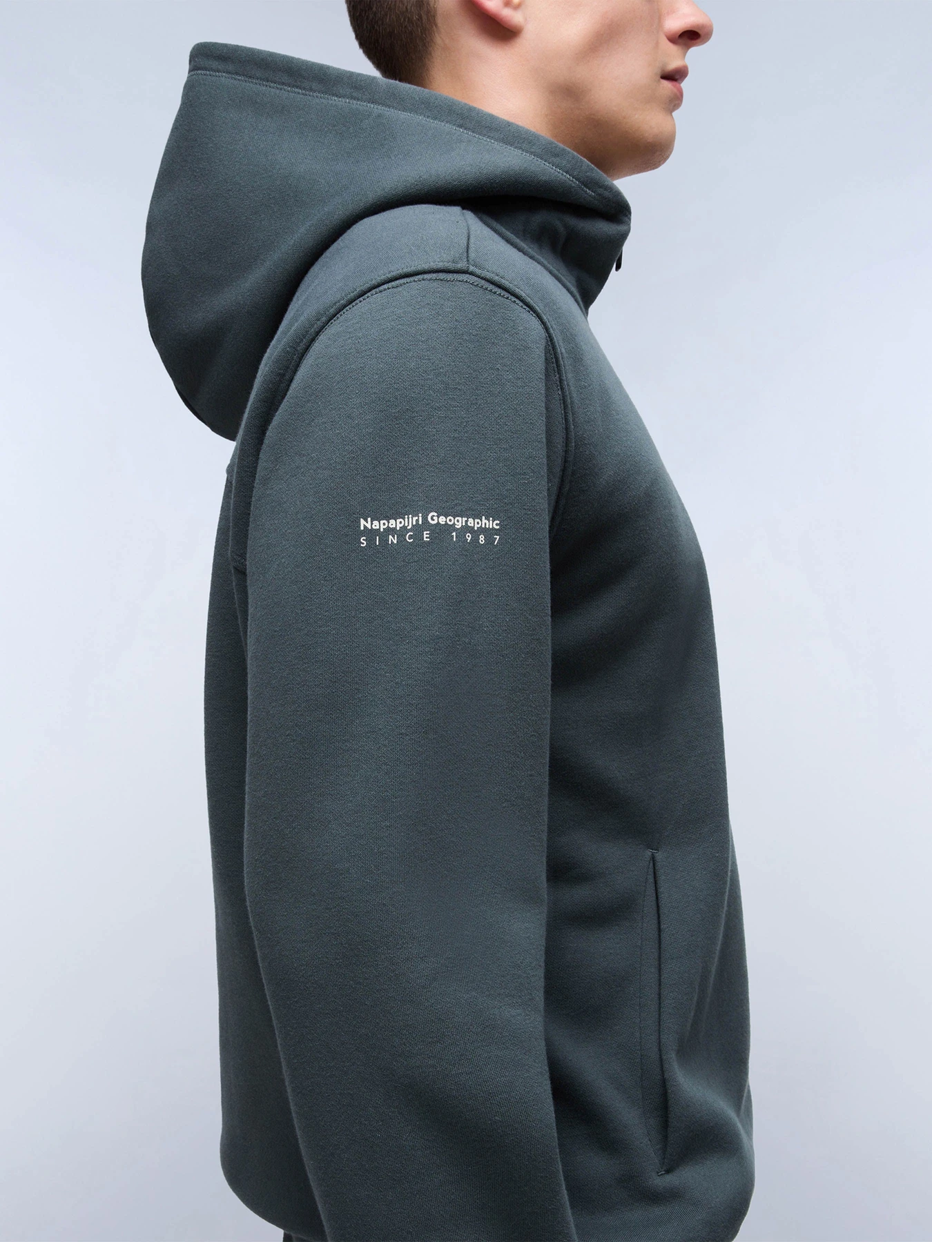Худи и свитшоты Napapijri B-Badge Hzh модель NP0A4I1BG1S1 Худи и свитшоты Napapijri B-Badge Hzh модель NP0A4I1BG1S1 Фото
