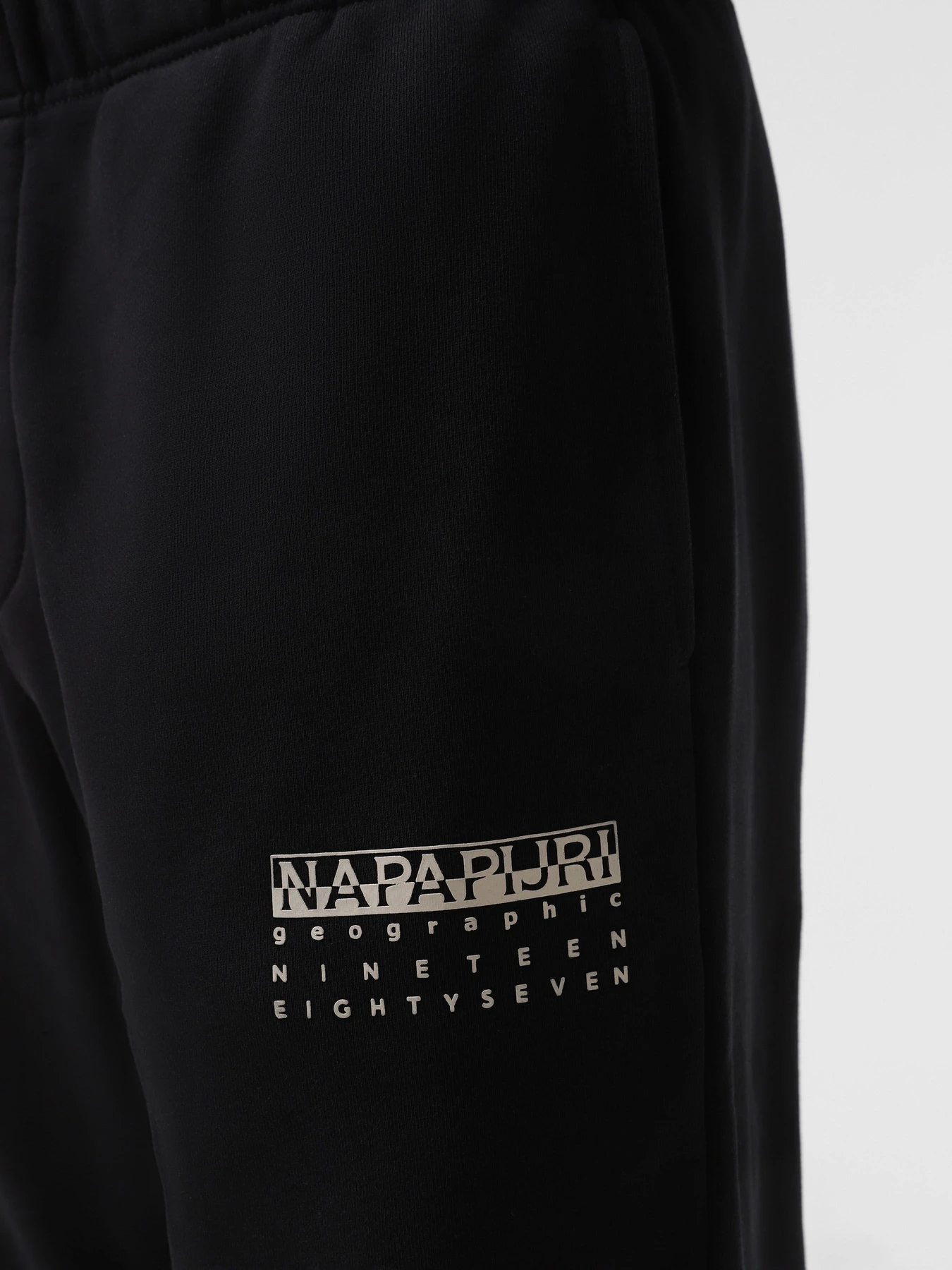 Брюки Napapijri M-Premium модель NP0A4I6P9411 Брюки Napapijri M-Premium модель NP0A4I6P9411 Фото