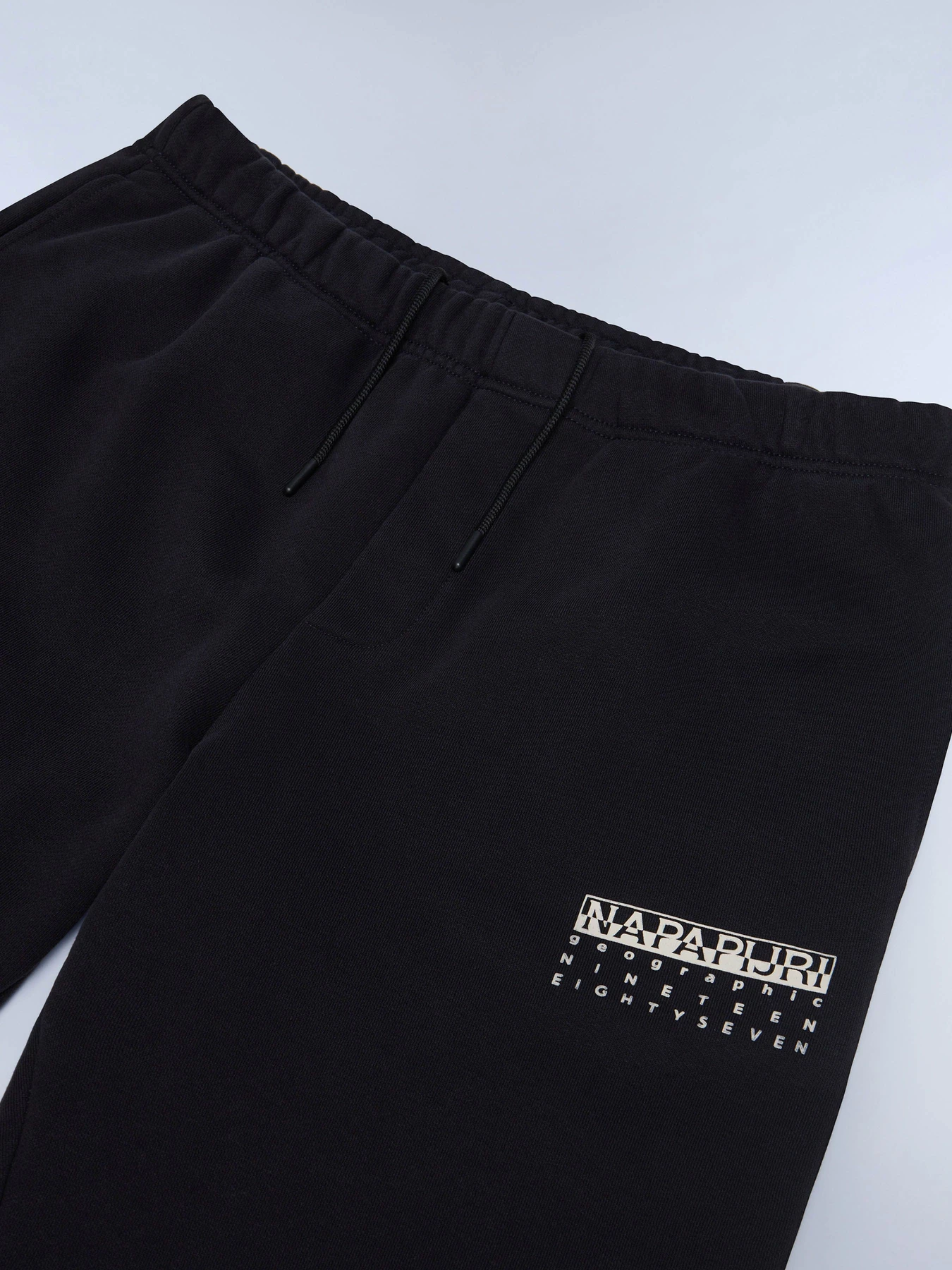 Брюки Napapijri M-Premium модель NP0A4I6P9411 Брюки Napapijri M-Premium модель NP0A4I6P9411 Фото