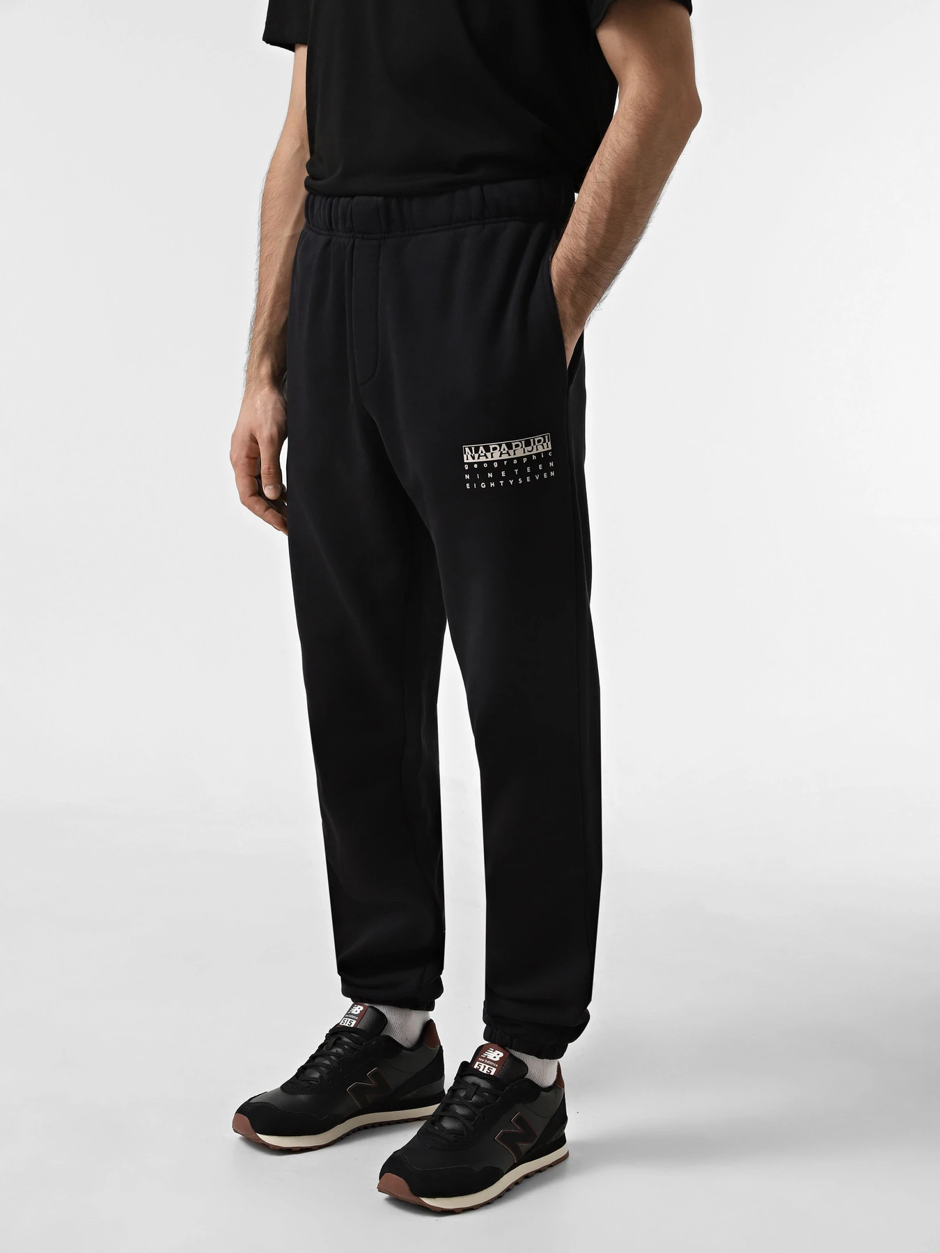 Брюки Napapijri M-Premium модель NP0A4I6P9411 Брюки Napapijri M-Premium модель NP0A4I6P9411 Фото