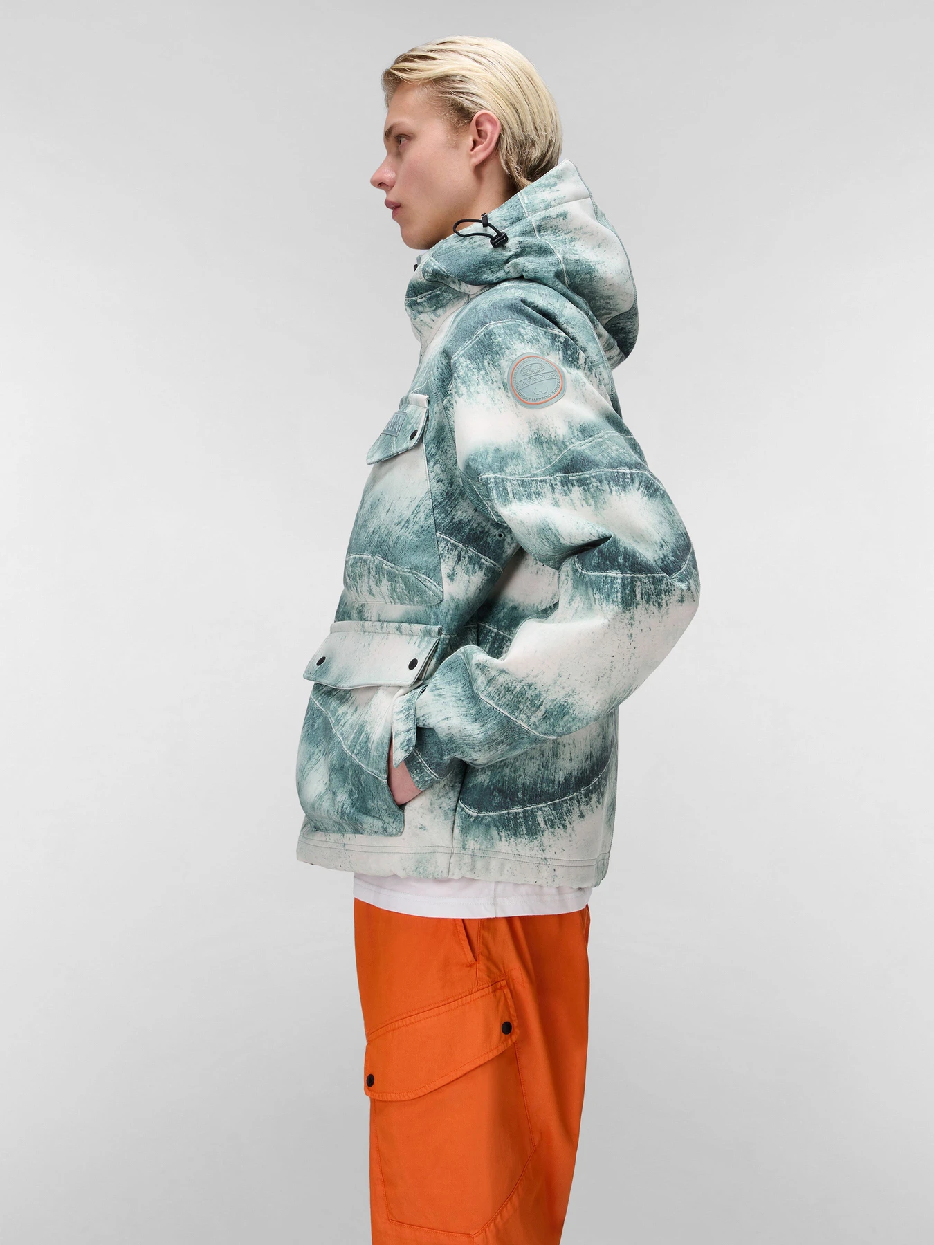 Куртки и дубленки Napapijri Rivalto Print Medium модель NP0A4IMRFCP1 Куртки и дубленки Napapijri Rivalto Print Medium модель NP0A4IMRFCP1 Фото
