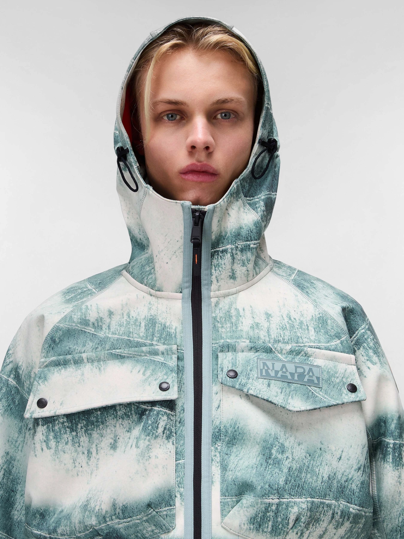 Куртки и дубленки Napapijri Rivalto Print Medium модель NP0A4IMRFCP1 Куртки и дубленки Napapijri Rivalto Print Medium модель NP0A4IMRFCP1 Фото