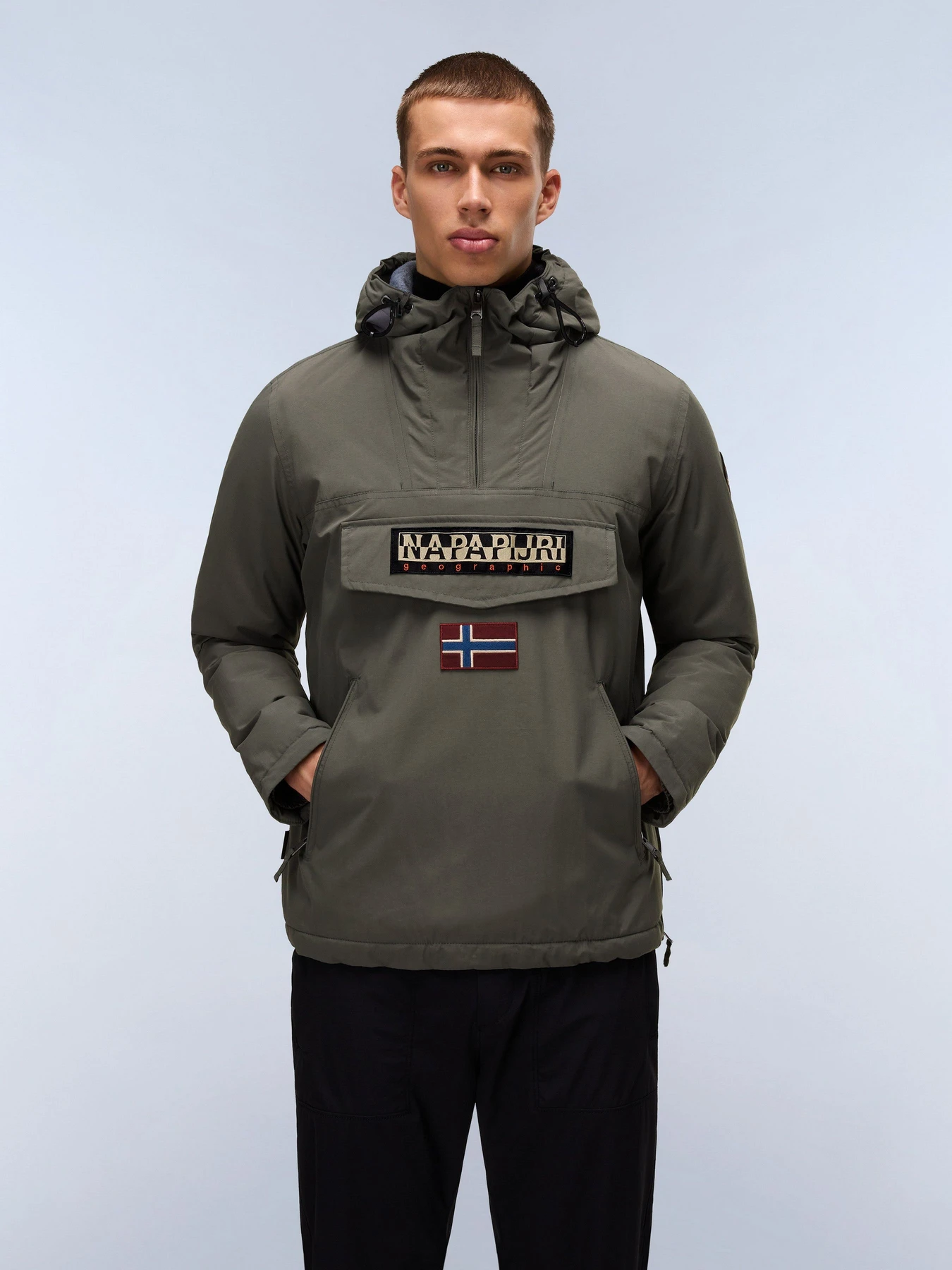 Куртки та дублянки Napapijri RAINFOREST POCKET модель NP0A4GMDG0A1 Куртки та дублянки Napapijri RAINFOREST POCKET модель NP0A4GMDG0A1 Фото