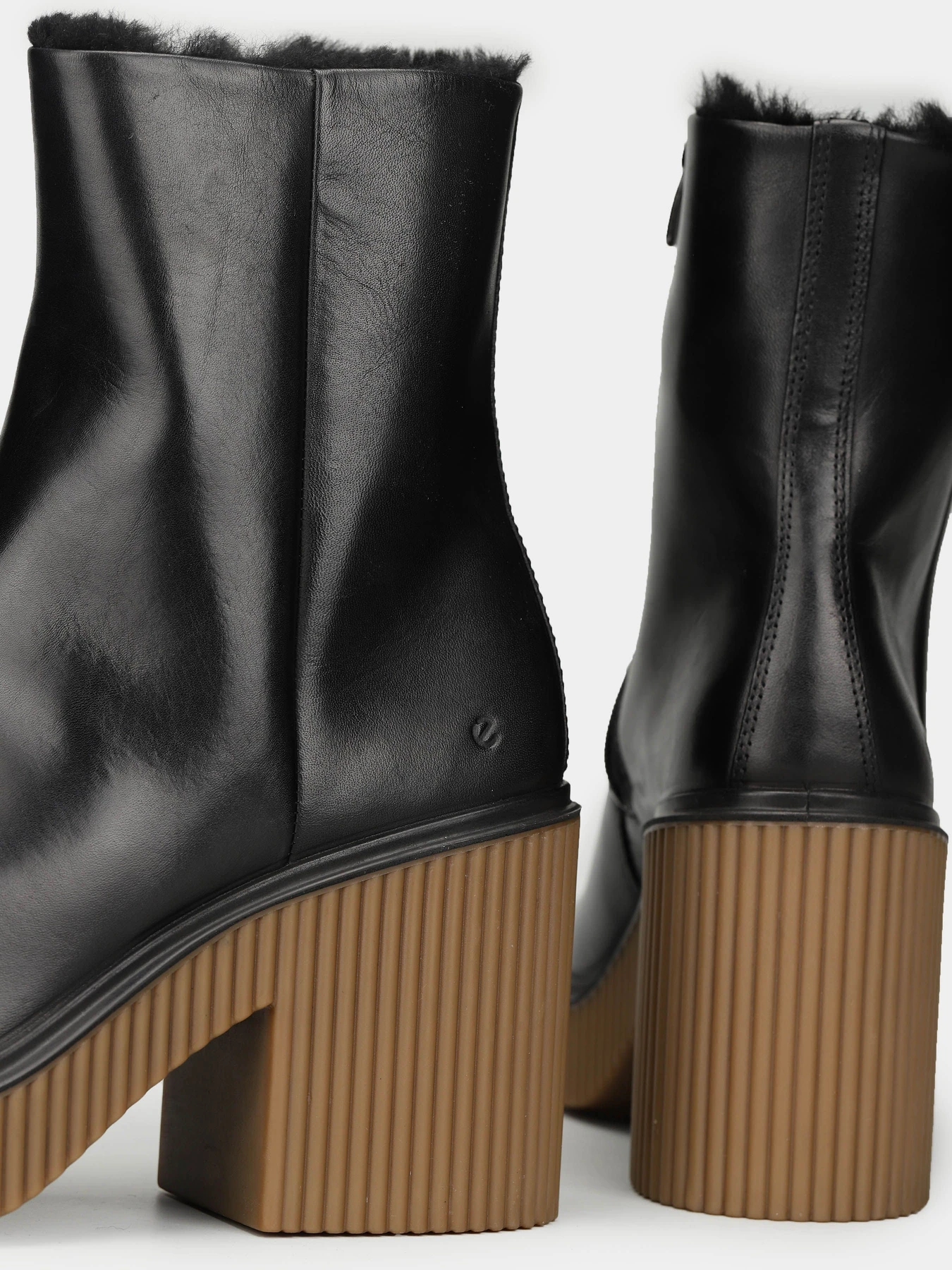 Ботинки и сапоги ECCO Fluted Heel модель 22303301001 Фото