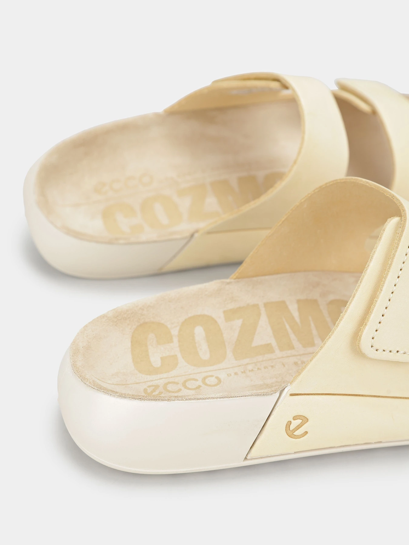 Шлёпанцы ECCO COZMO W модель 20682302710 Шлёпанцы ECCO COZMO W модель 20682302710 Фото