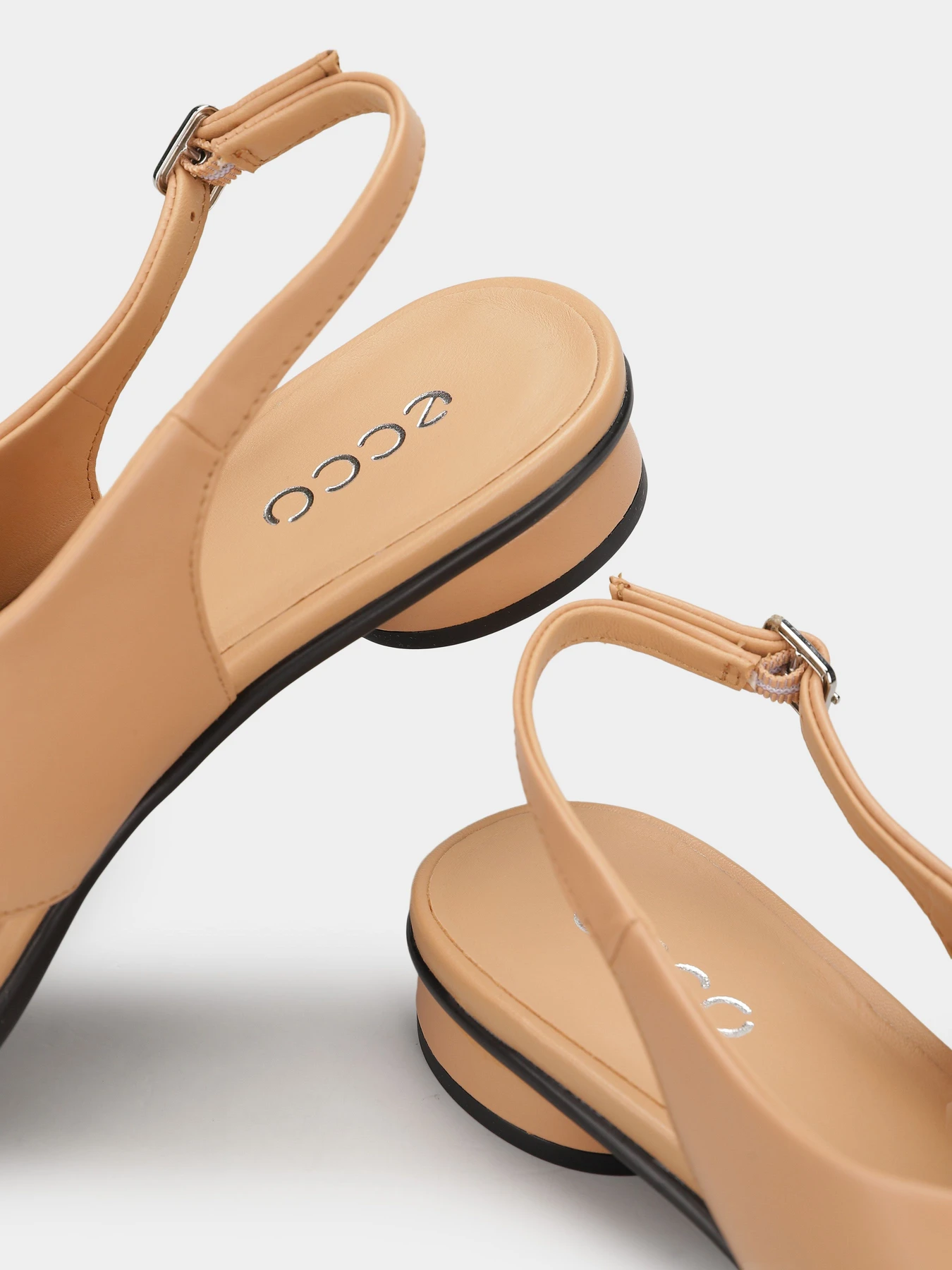 Босоножки ECCO SCULPTED ALBA 25 модель 23383361103 Босоножки ECCO SCULPTED ALBA 25 модель 23383361103 Фото